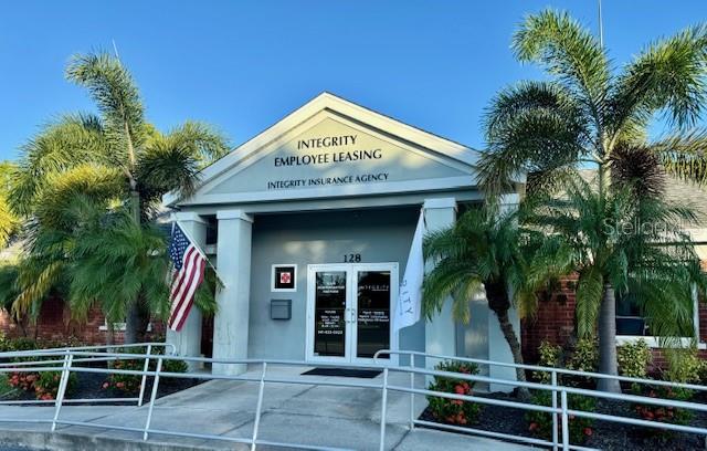 Photo of 128 W CHARLOTTE AVENUE, PUNTA GORDA, FL 33950