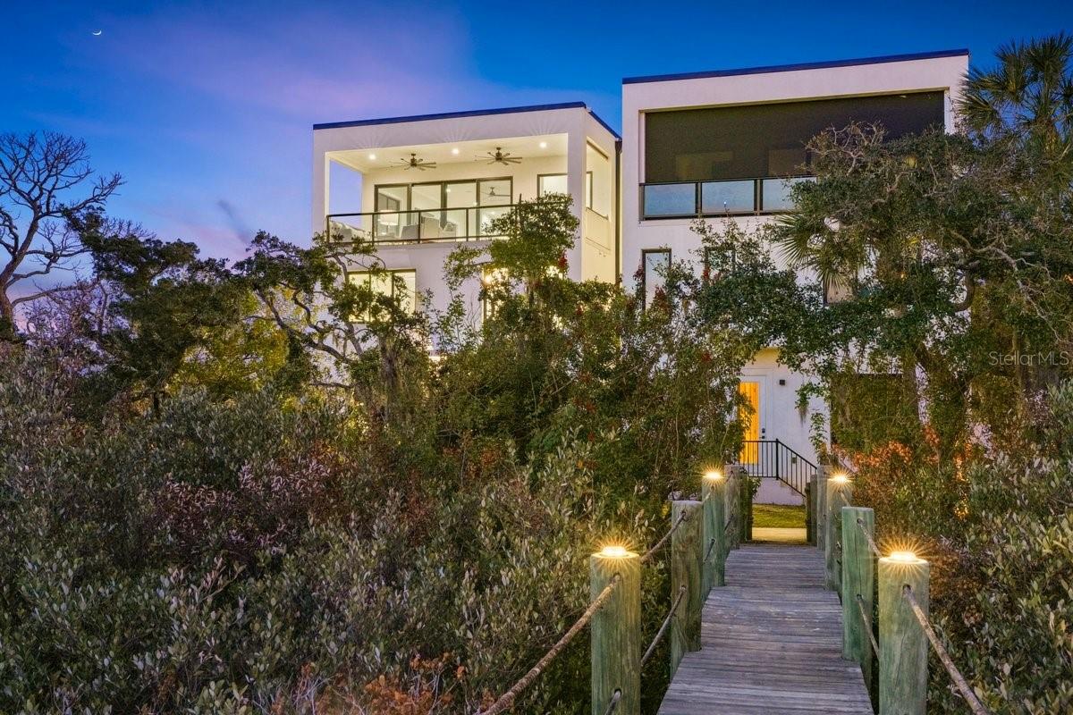 Photo of 552 S PENINSULA AVENUE, NEW SMYRNA BEACH, FL 32169