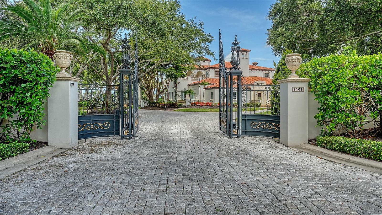 Photo of 4423 BAY SHORE ROAD, SARASOTA, FL 34234