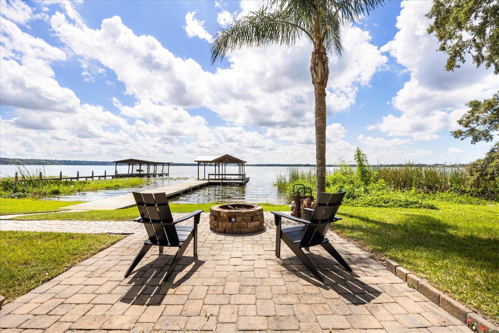 Photo of 2945 LAKESHORE DRIVE, MOUNT DORA, FL 32757