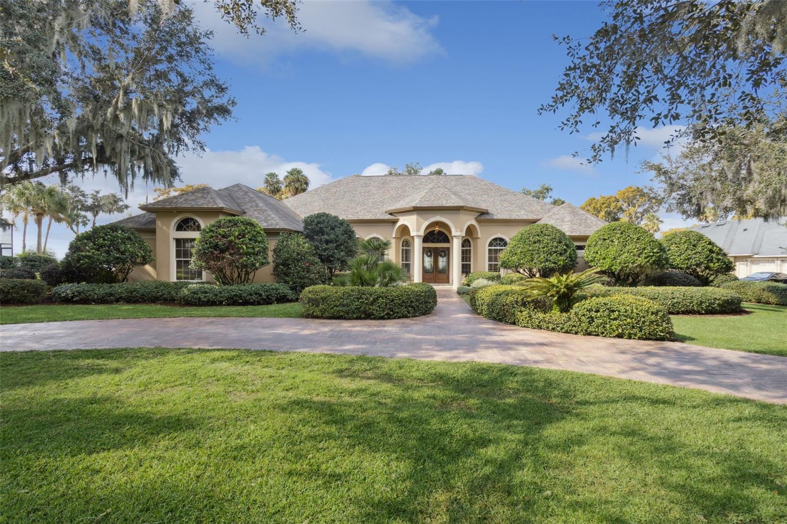 Photo of 1640 PENINSULA DRIVE, TAVARES, FL 32778