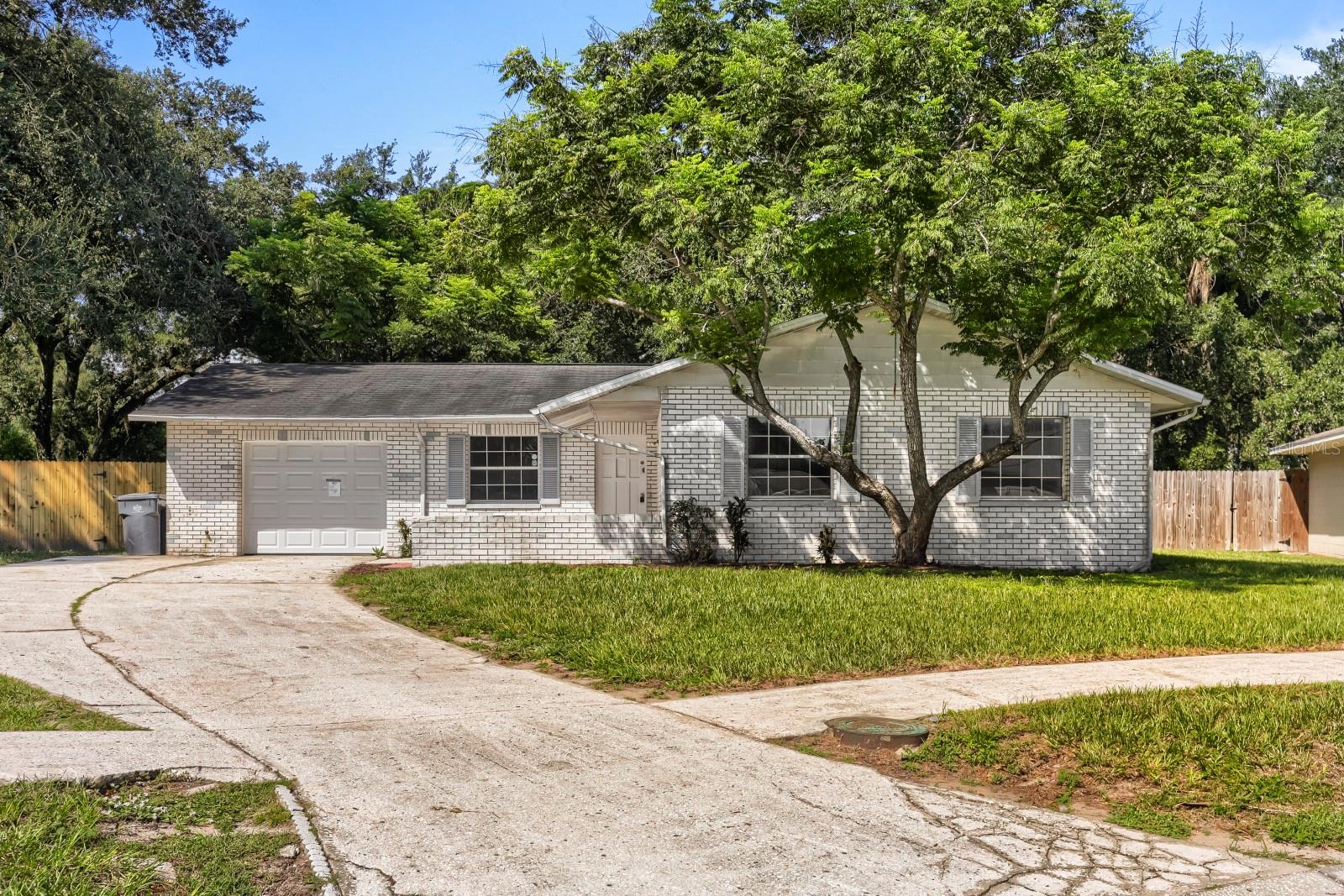 Photo of 1418 OAK VALLEY DRIVE, SEFFNER, FL 33584