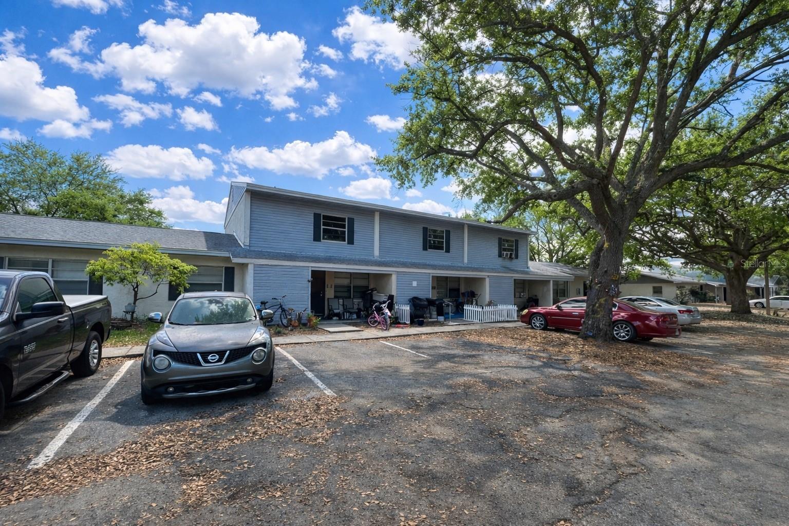 Photo of 1000 E CAROLINE STREET, TAVARES, FL 32778