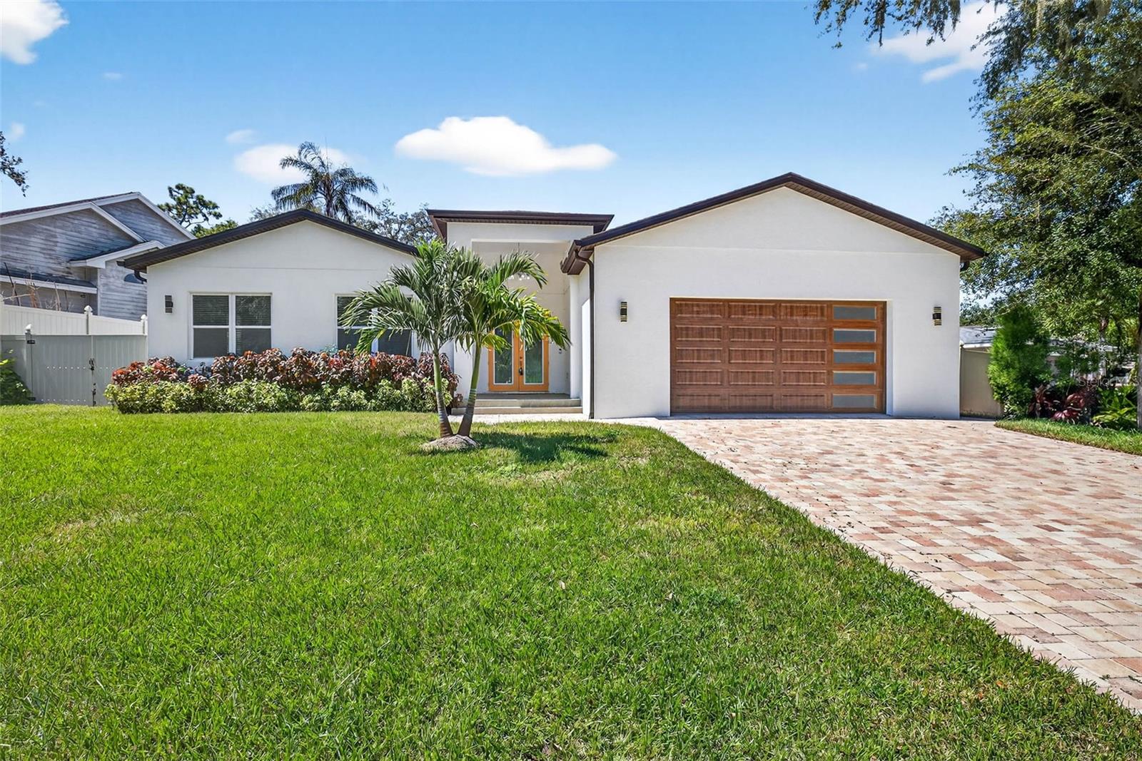 Photo of 216 N GLEN ARVEN AVENUE, TEMPLE TERRACE, FL 33617