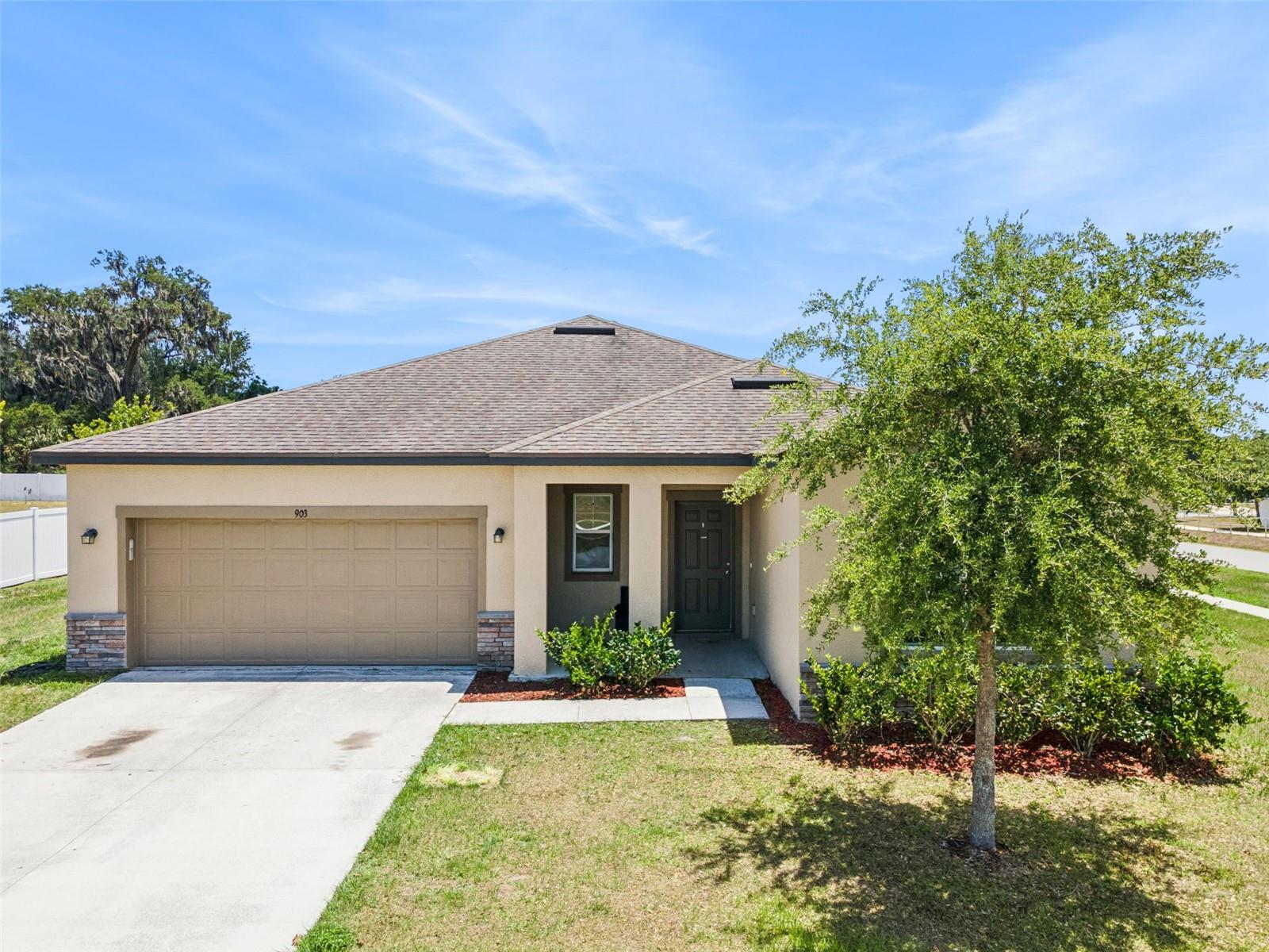 Photo of 903 SHIMMERING OAKS LANE, SEFFNER, FL 33584