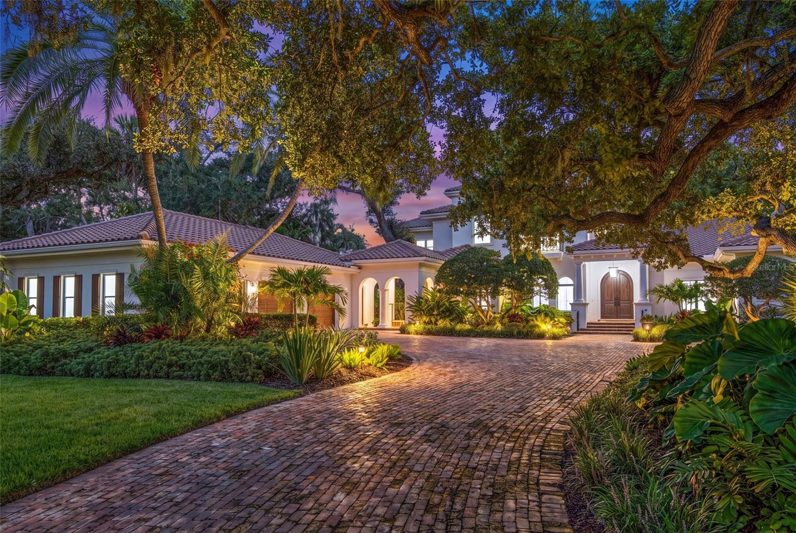 Photo of 3000 SOUTHWEST DRIVE, SARASOTA, FL 34239