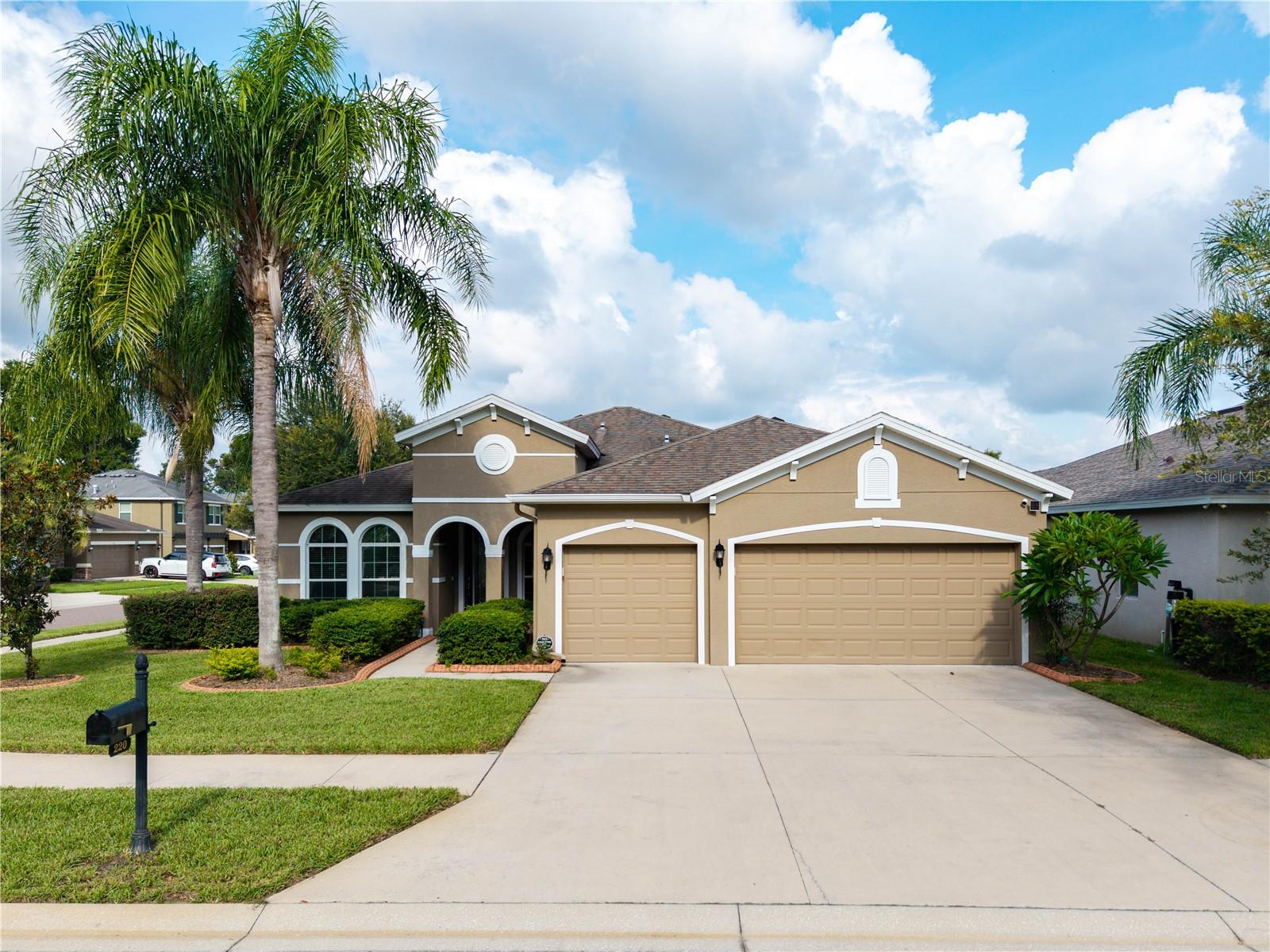 Photo of 220 PARSONS WOODS DRIVE, SEFFNER, FL 33584