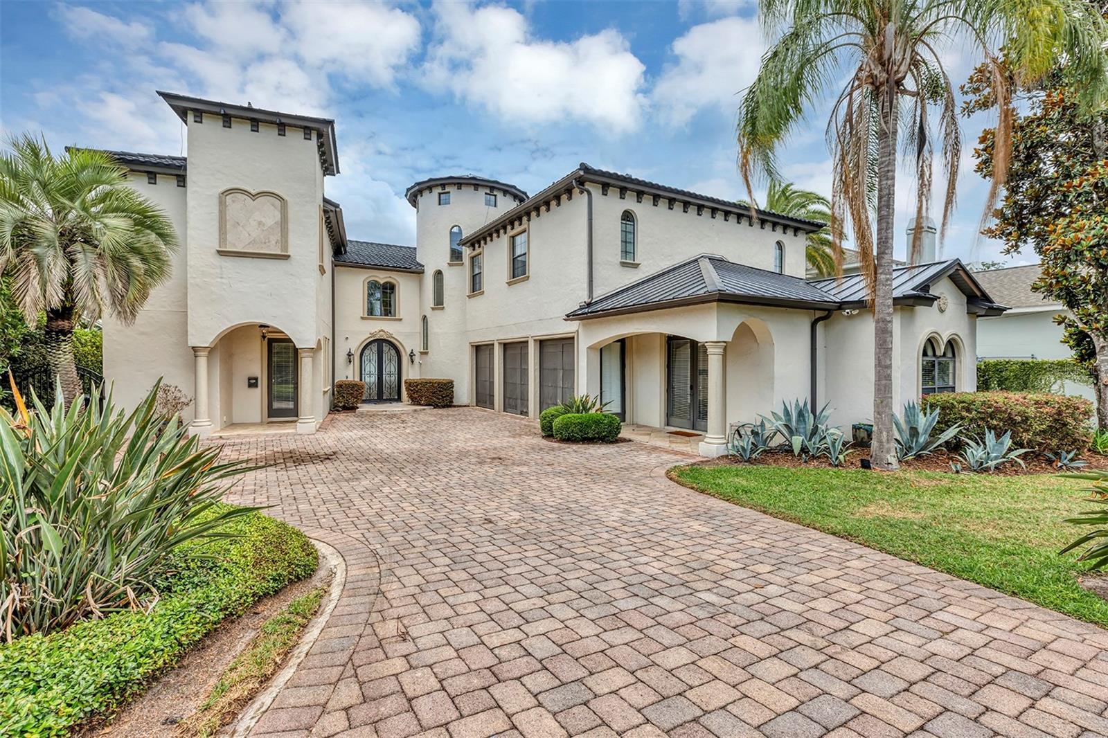 Photo of 2616 N WESTMORELAND DRIVE, ORLANDO, FL 32804