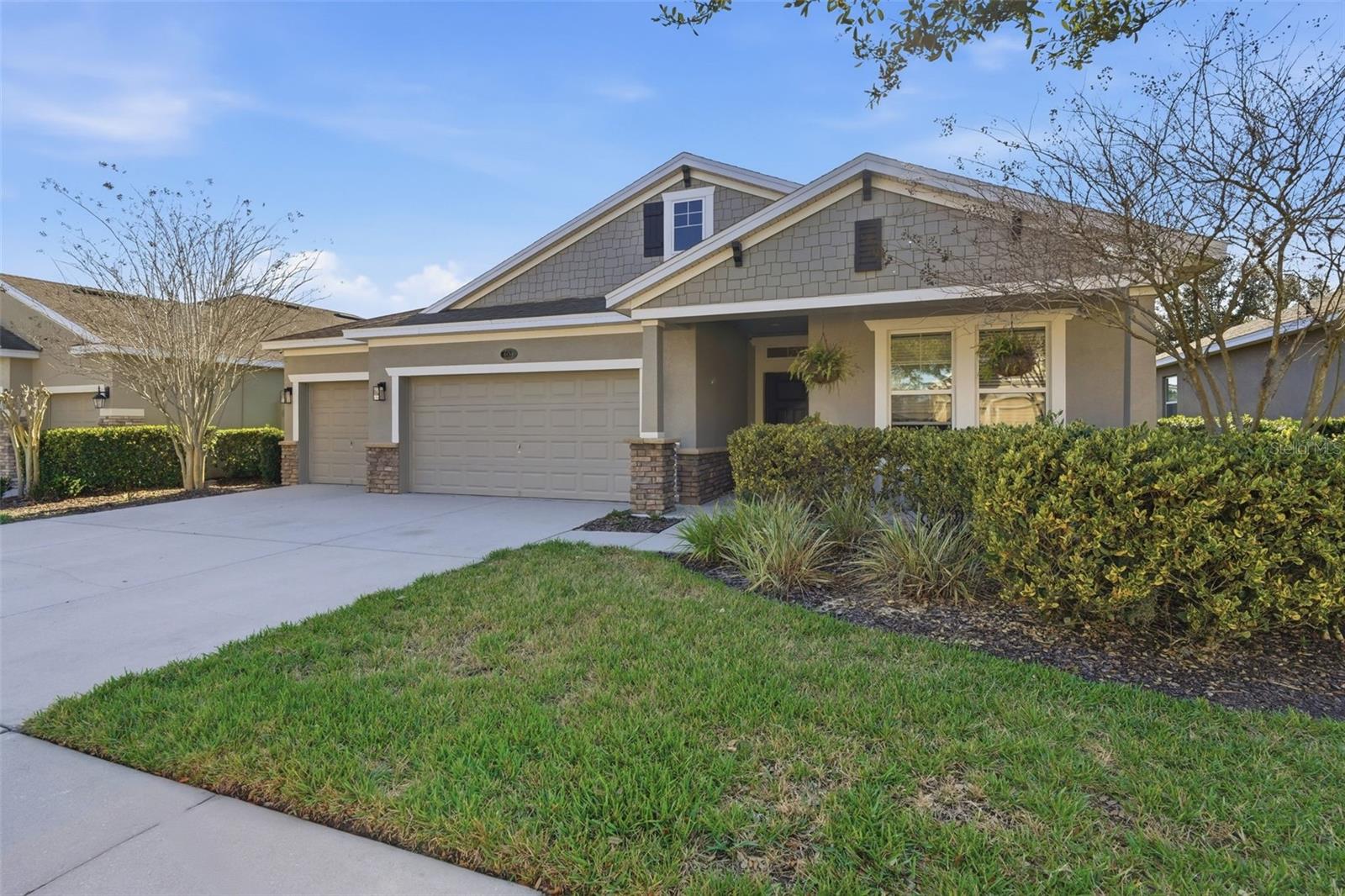 Photo of 404 W VICTORIA TRAILS BLVD, DELAND, FL 32724