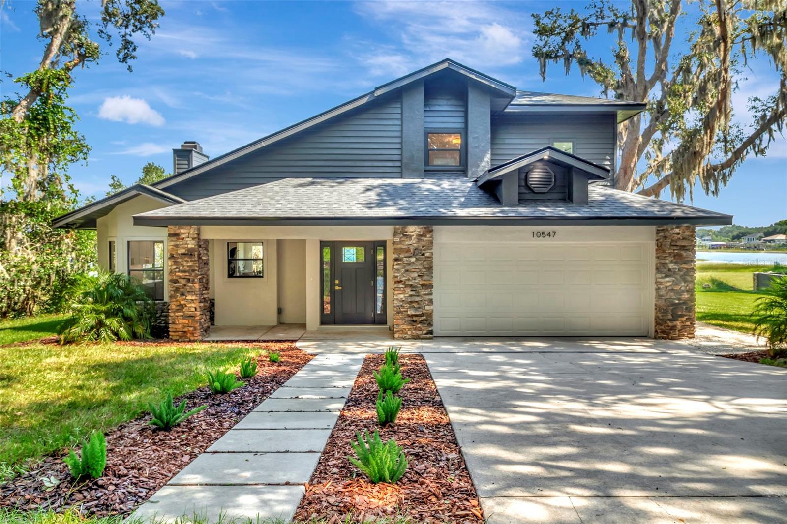 Photo of 10547 LAKESHORE DRIVE, CLERMONT, FL 34711