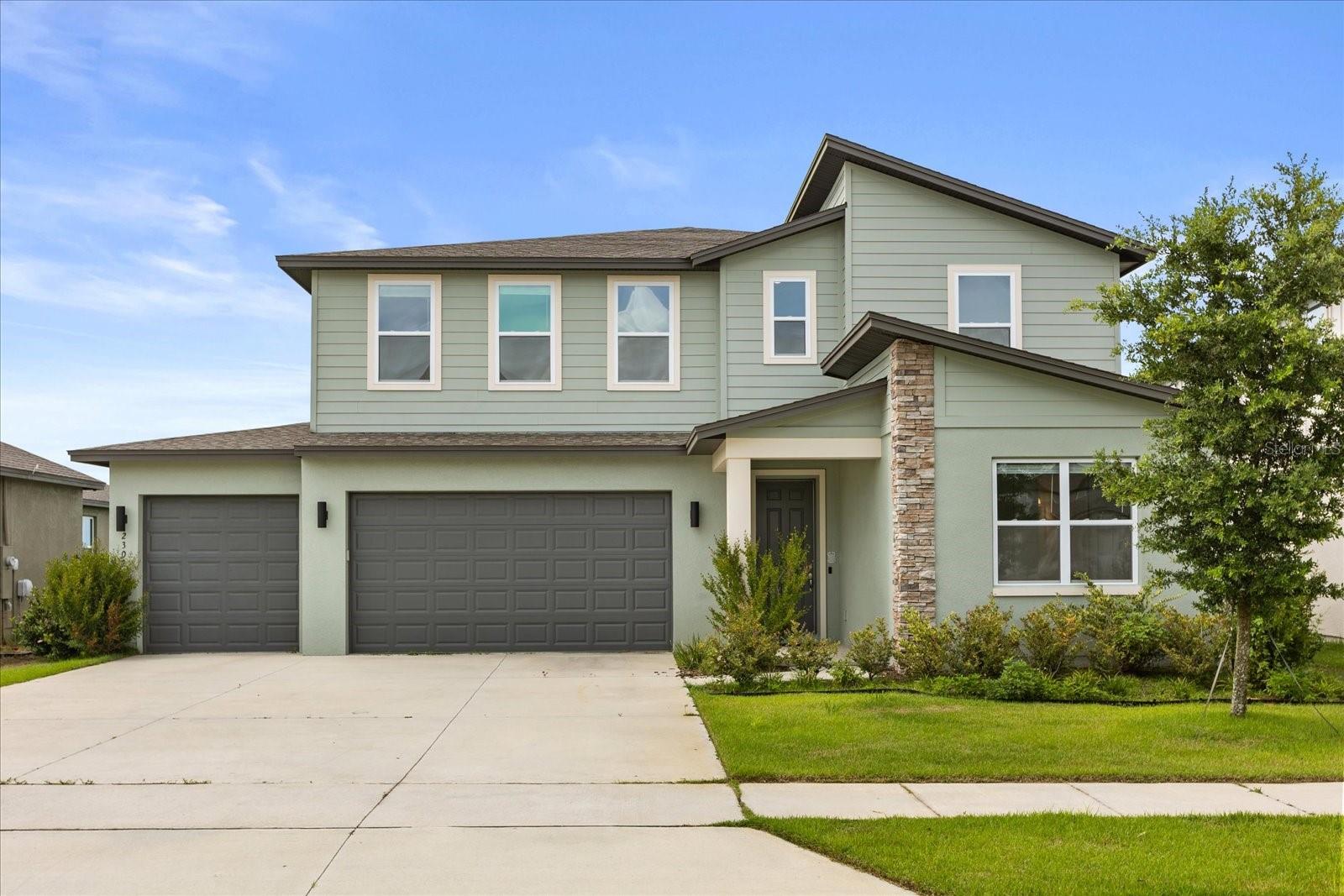 Photo of 2302 GOLD DUST DRIVE, CLERMONT, FL 34715