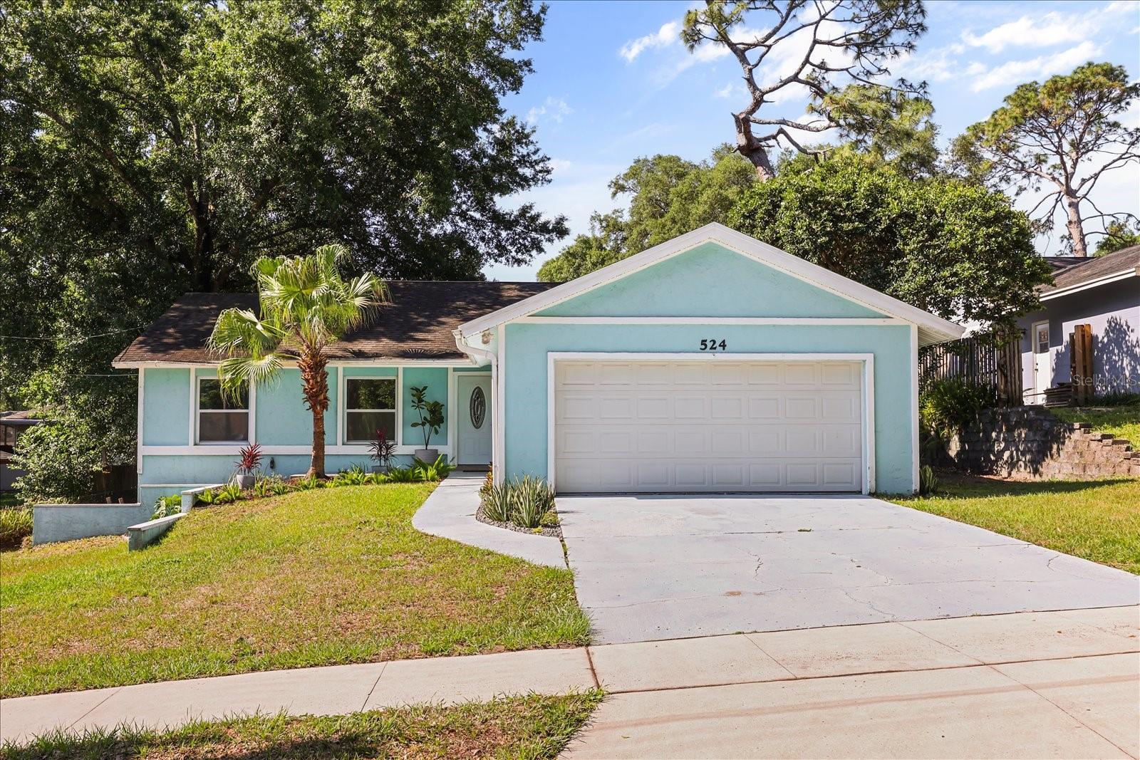 Photo of 524 E HILLCREST STREET, ALTAMONTE SPRINGS, FL 32701