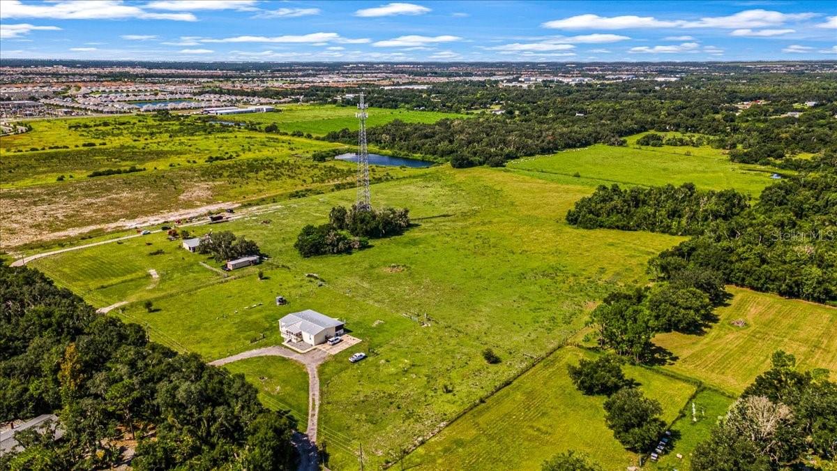 Photo of 1703 ZIPPERER ROAD, BRADENTON, FL 34212
