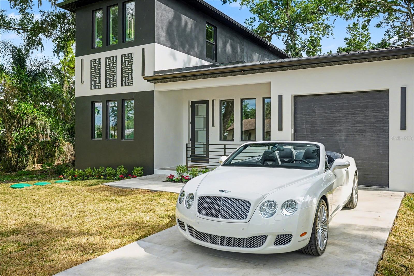Photo of 105 GARLAND AVENUE, SEFFNER, FL 33584