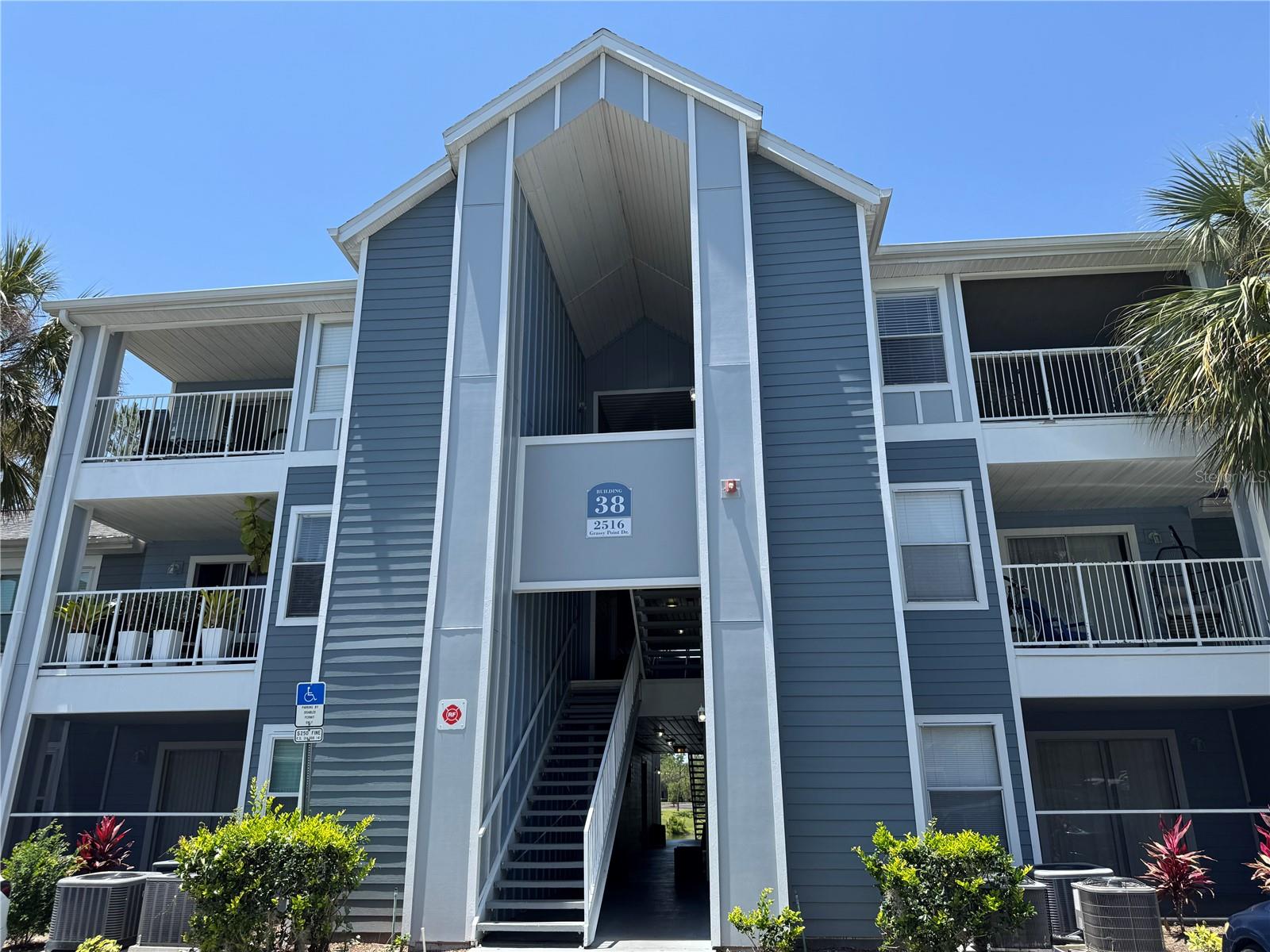 Photo of 2516 GRASSY POINT DRIVE, LAKE MARY, FL 32746