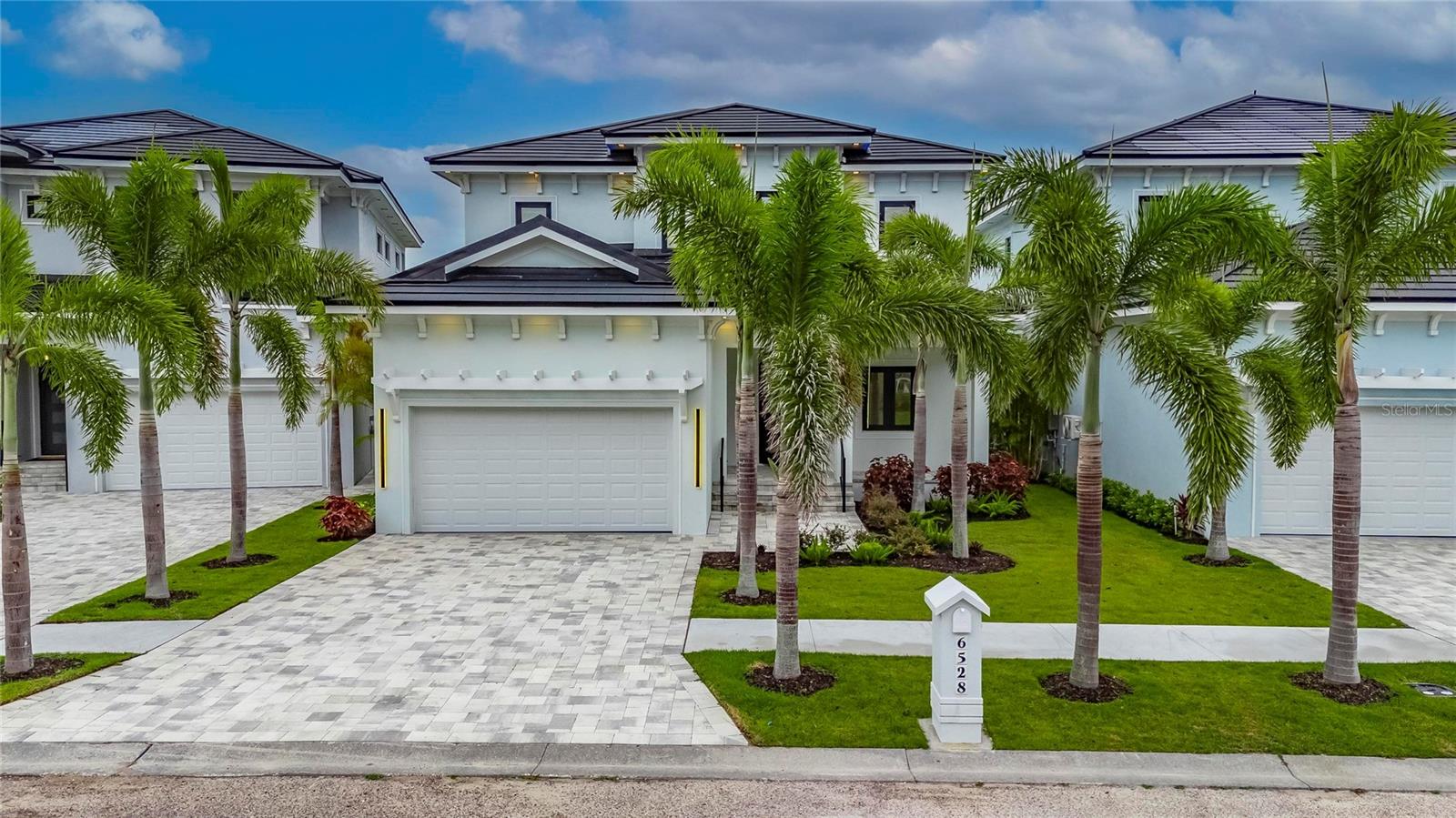 Photo of 6528 SIMONE SHORES CIRCLE, APOLLO BEACH, FL 33572