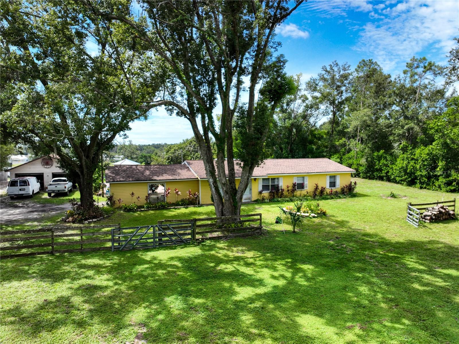 Photo of 4716 W KELLY PARK ROAD, APOPKA, FL 32712