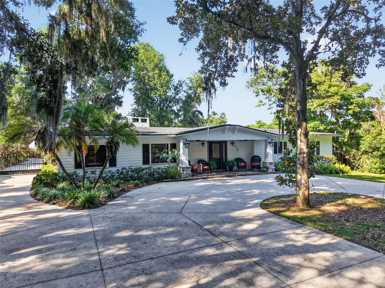 Photo of 414 W 12TH AVENUE, MOUNT DORA, FL 32757