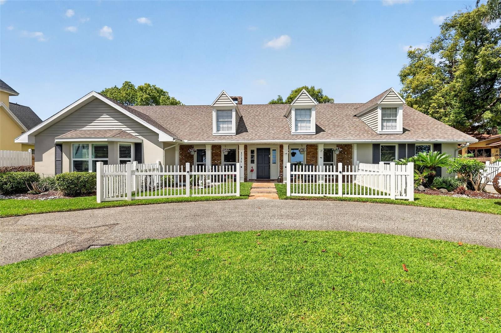 Photo of 1735 LAKESHORE DRIVE, MOUNT DORA, FL 32757