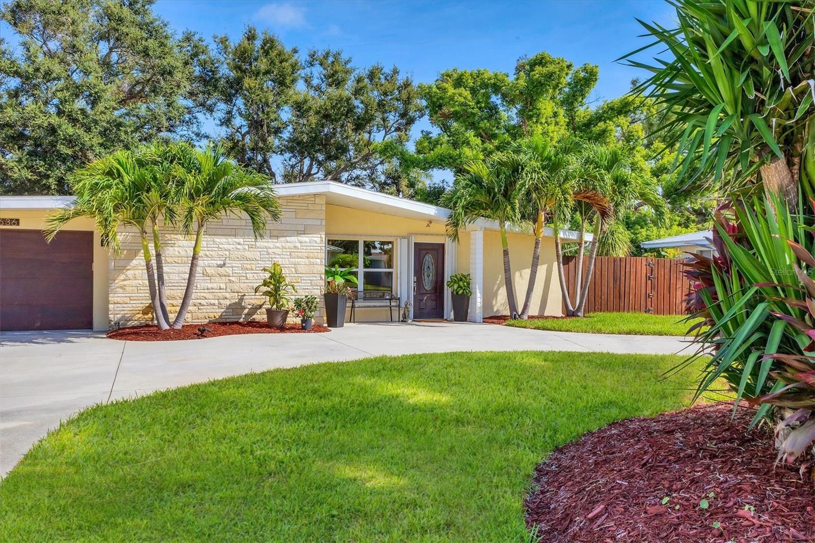 Photo of 636 CADIZ ROAD, VENICE, FL 34285