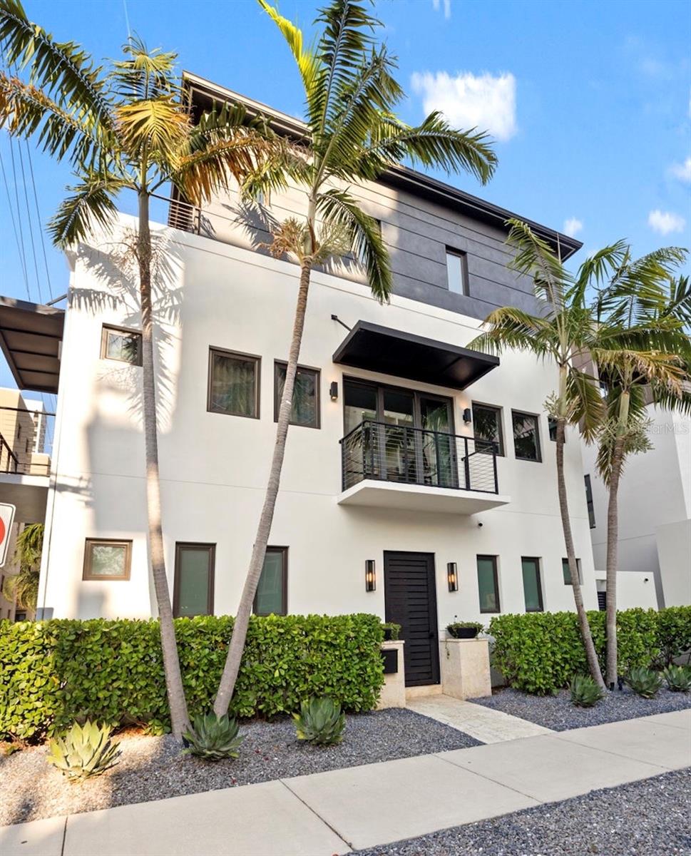 Photo of 325 2ND STREET N, ST PETERSBURG, FL 33701
