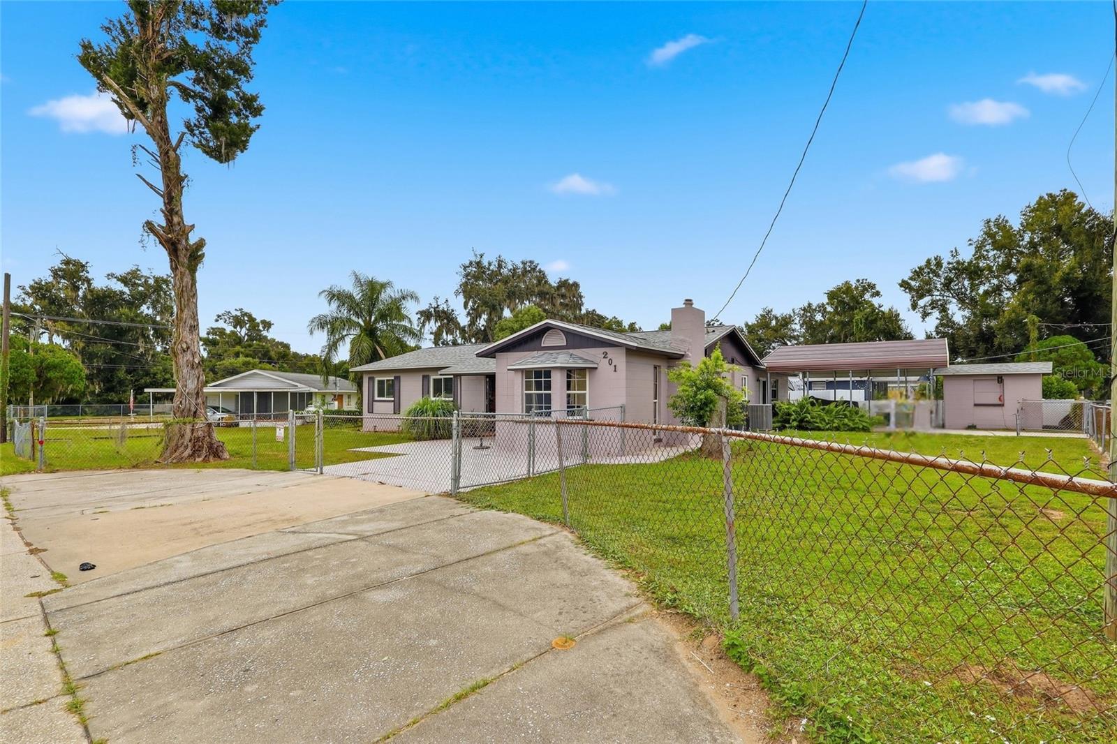 Photo of 201 E WHEELER ROAD, SEFFNER, FL 33584