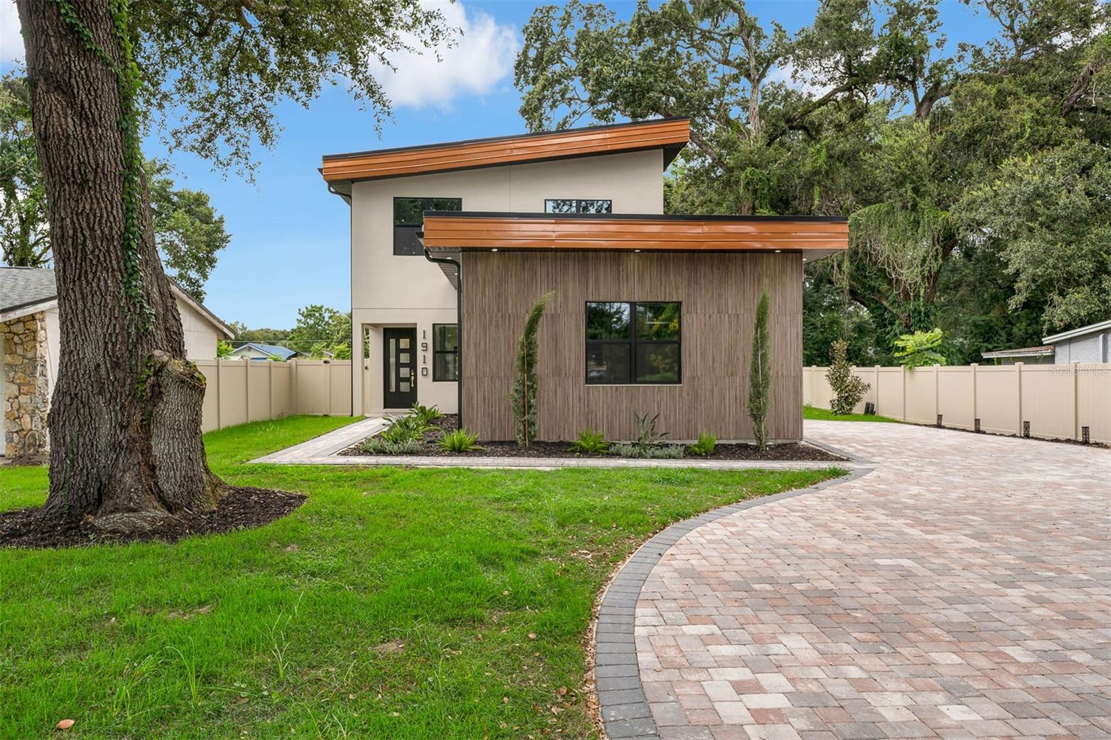 Photo of 1910 CLOVERLAWN AVENUE, ORLANDO, FL 32806