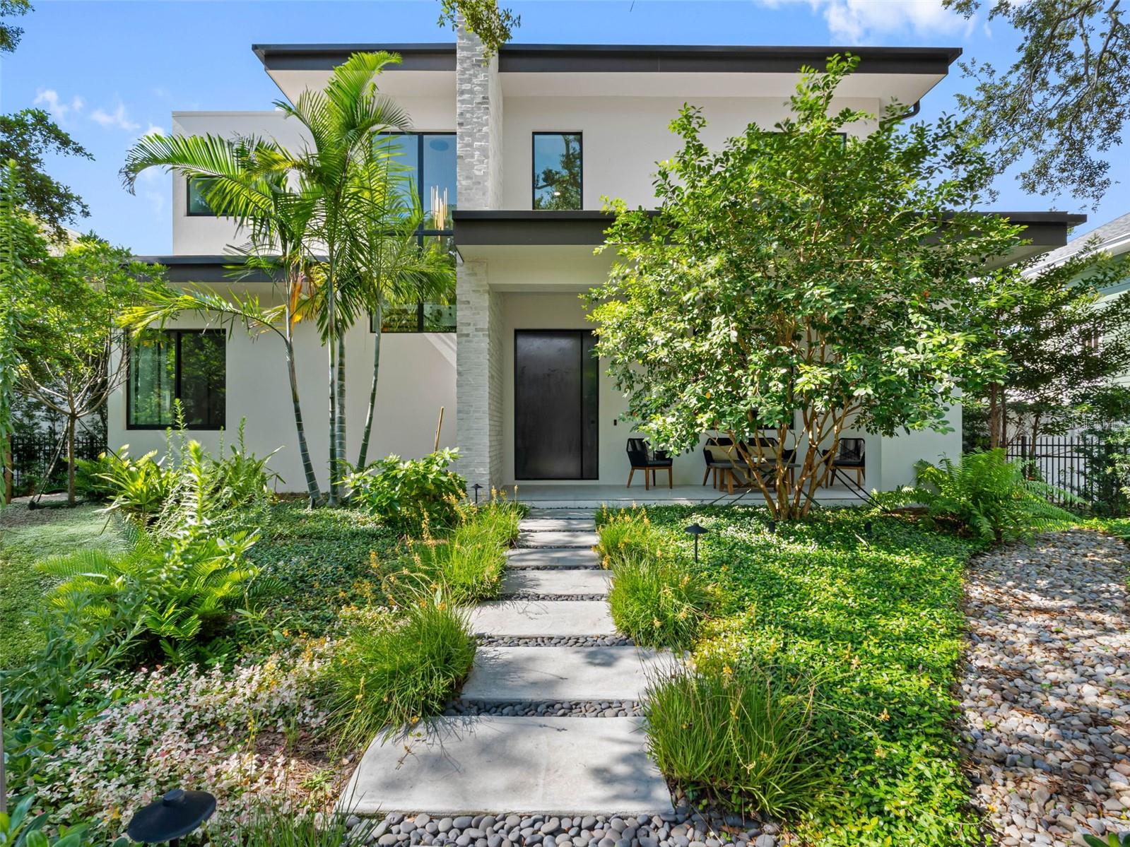 Photo of 526 16TH AVENUE NE, ST PETERSBURG, FL 33704