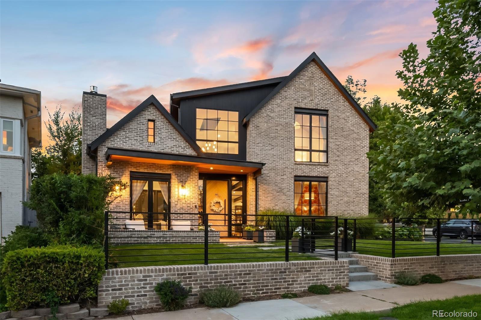 Photo of 1055 S Cove Way, Denver, CO 80209