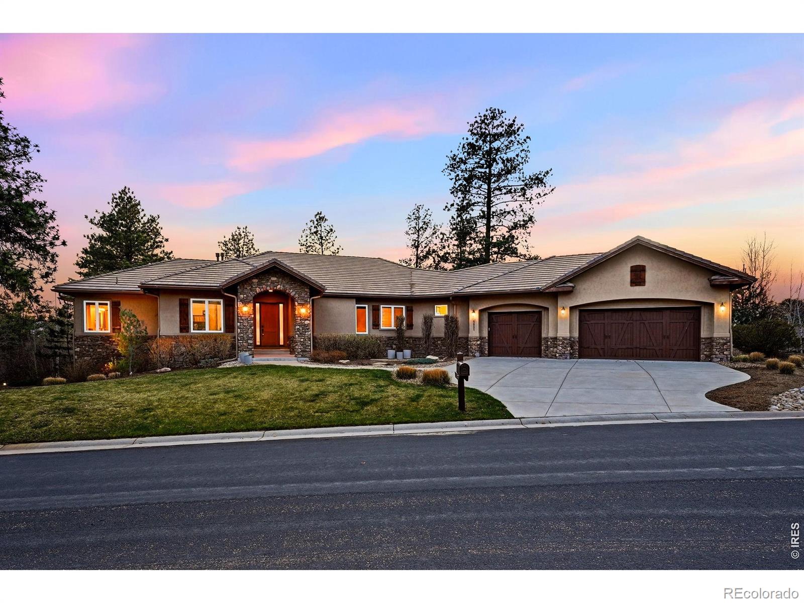 Photo of 5025 Knobcone Drive, Castle Rock, CO 80108