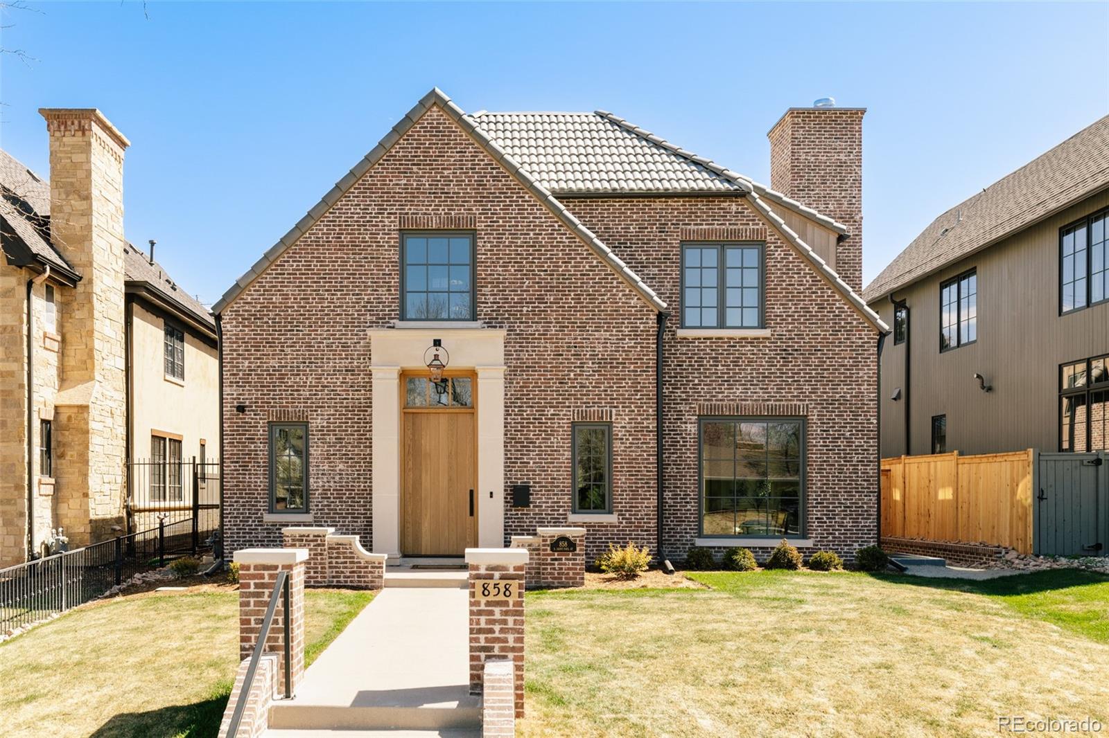 Photo of 858 S Saint Paul Street, Denver, CO 80209