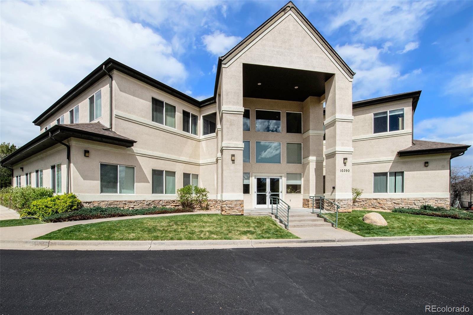 Photo of 10390 Bradford Road, Littleton, CO 80127