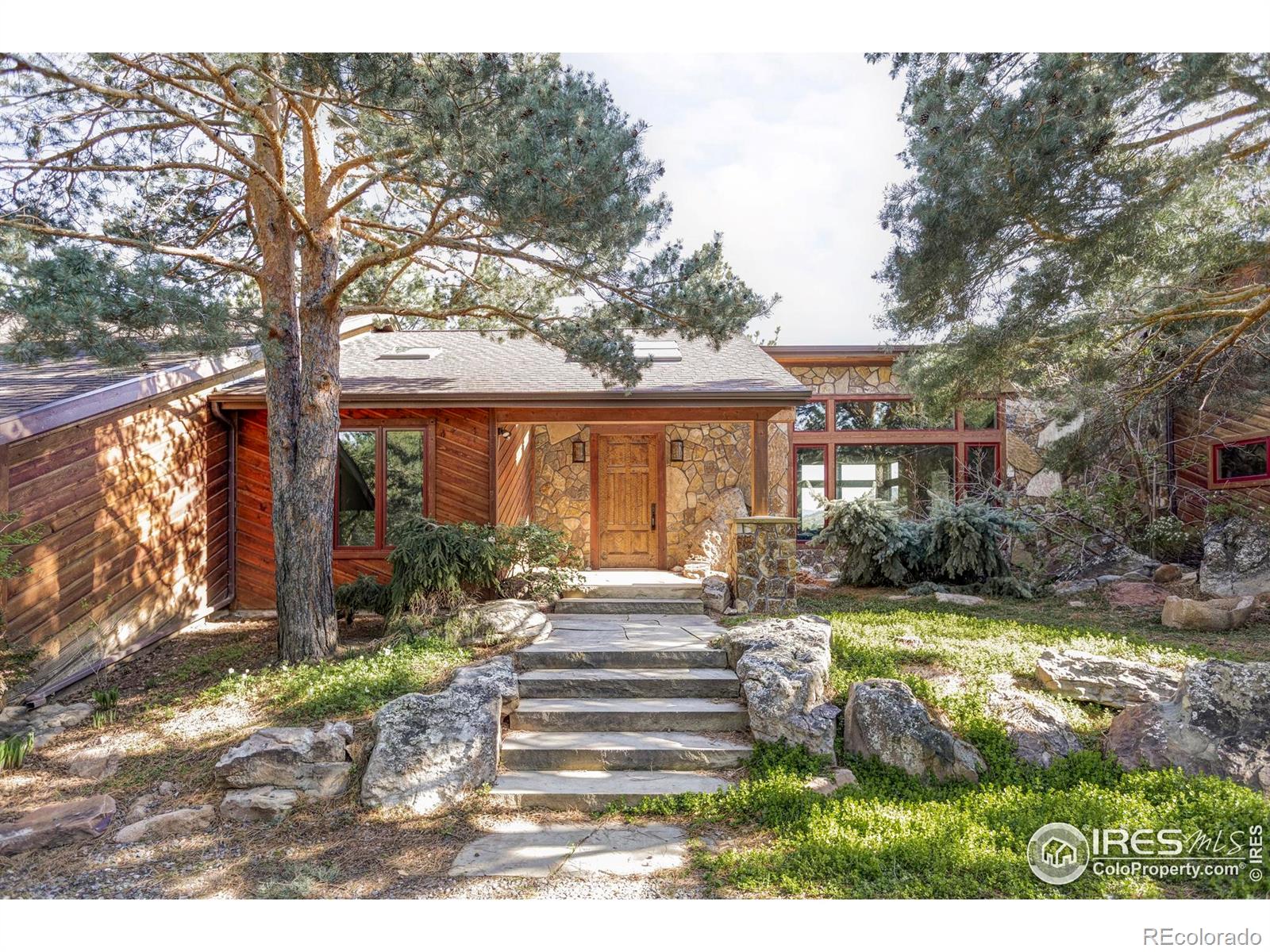 Photo of 2848 S Lakeridge Trail, Boulder, CO 80302
