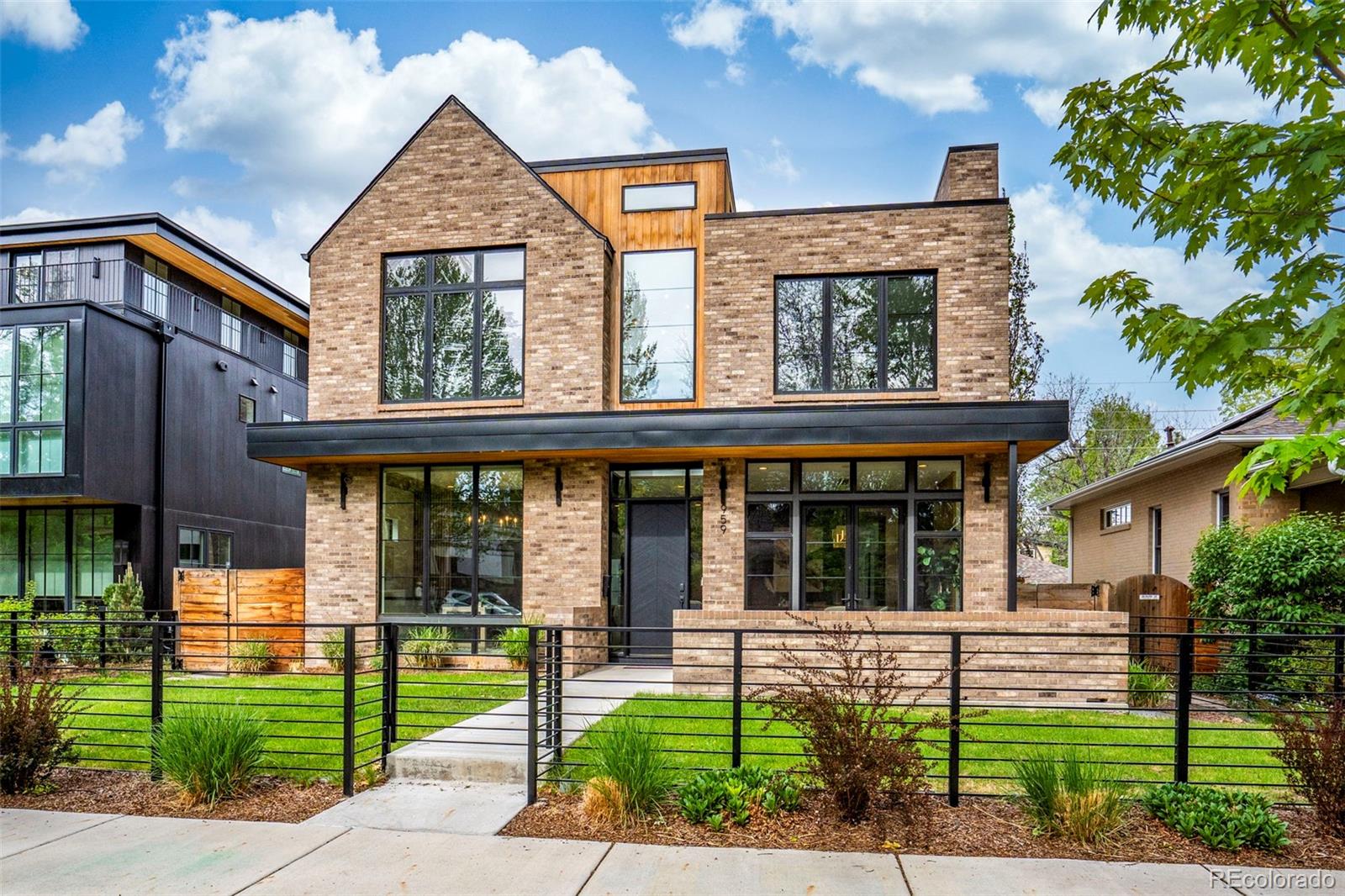 Photo of 959 S Vine Street, Denver, CO 80209