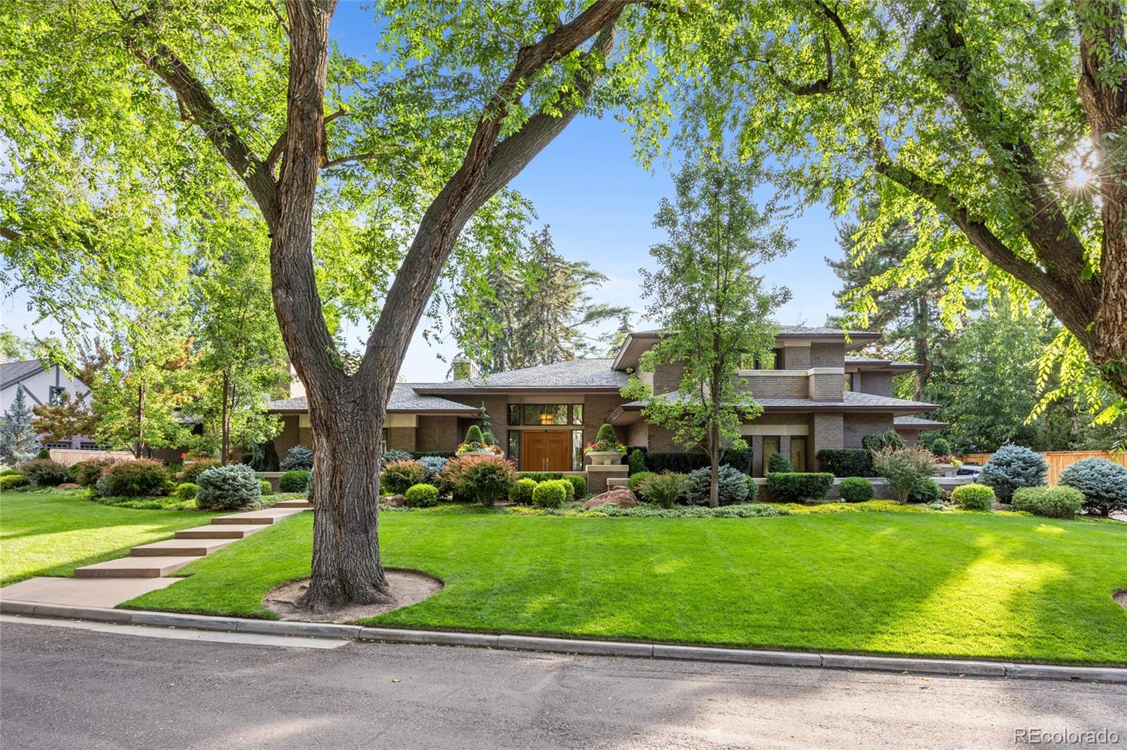 Photo of 825 S Adams Street, Denver, CO 80209