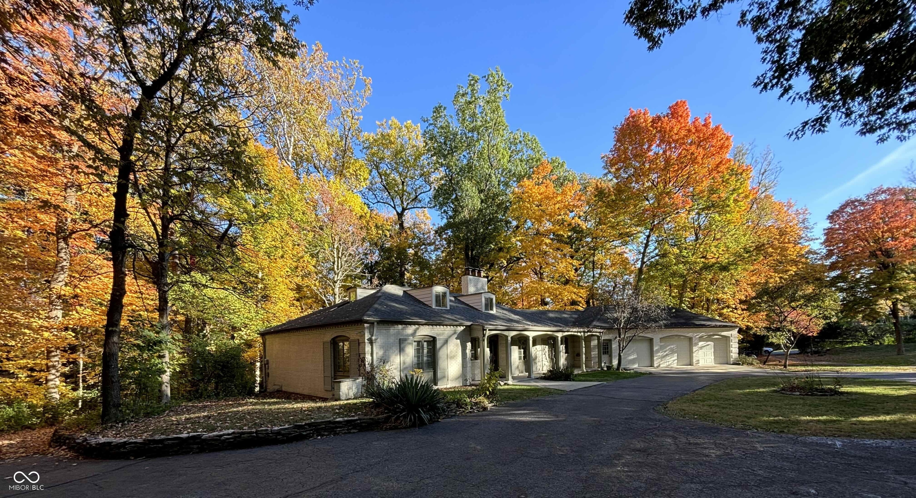 Photo of 402 Kessler Boulevard West Drive, Indianapolis, IN 46228