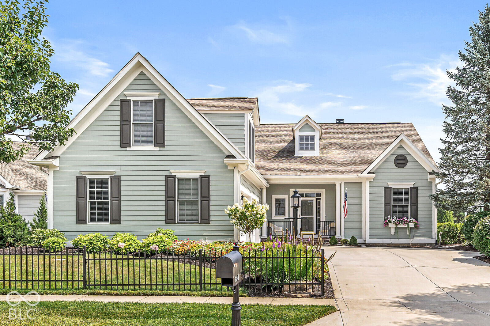Photo of 734 Hanover Close, Zionsville, IN 46077