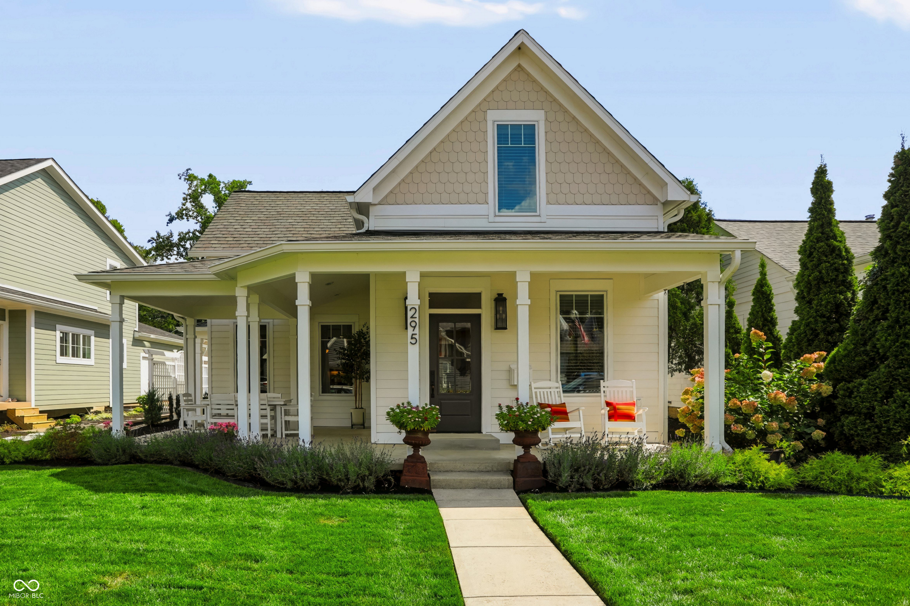 Photo of 295 N Main Street, Zionsville, IN 46077