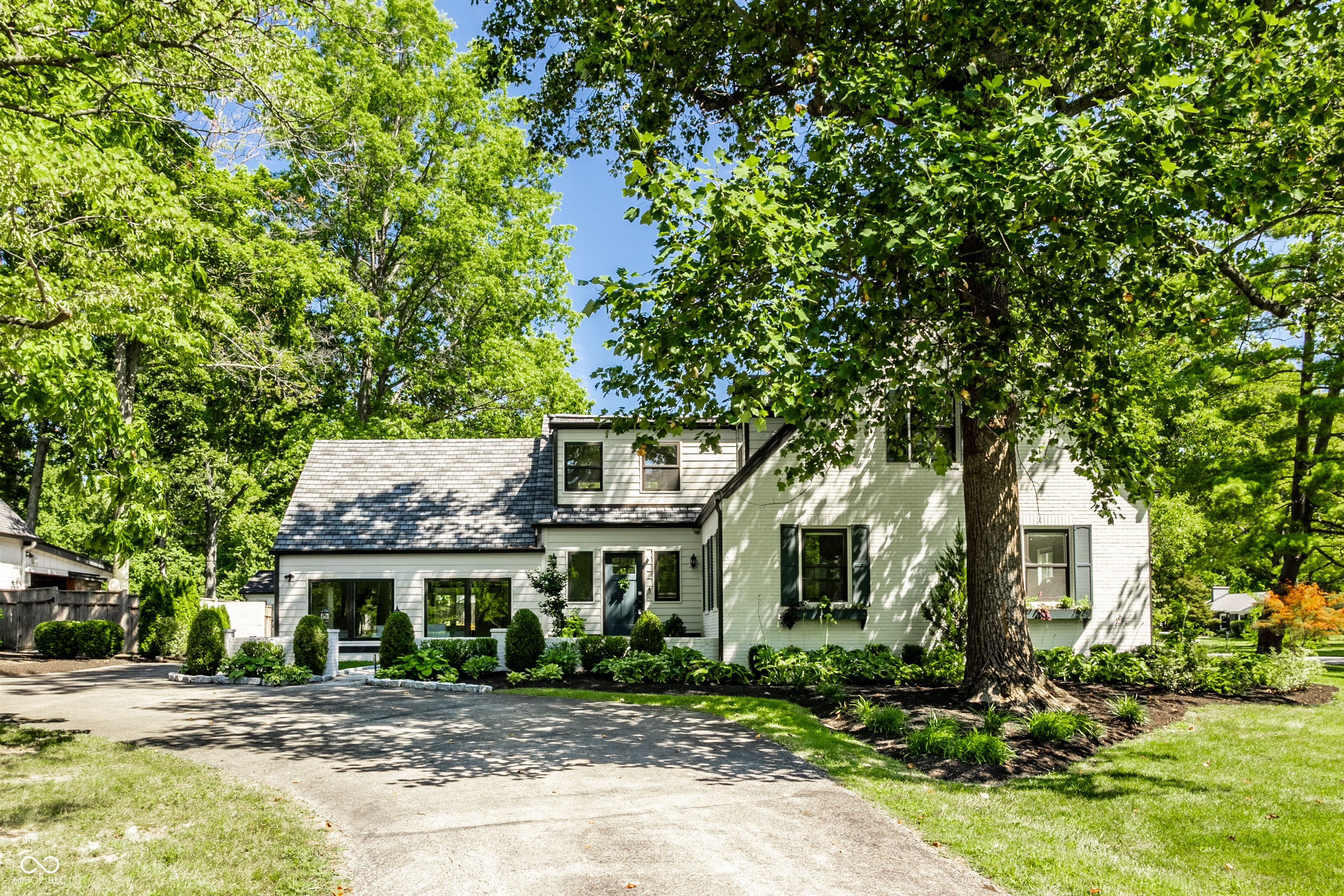 Photo of 228 E 82nd Street, Indianapolis, IN 46240