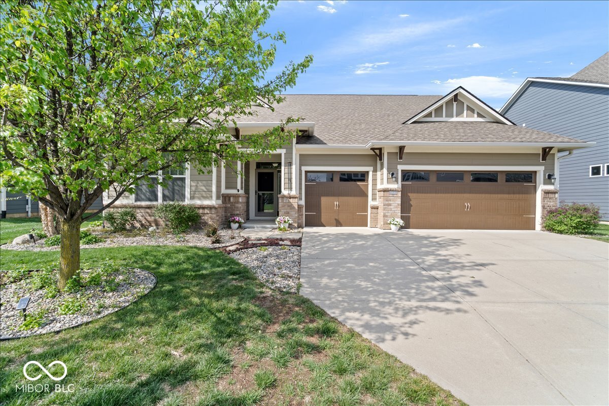 Photo of 15830 Oakhurst Lane, Fishers, IN 46040