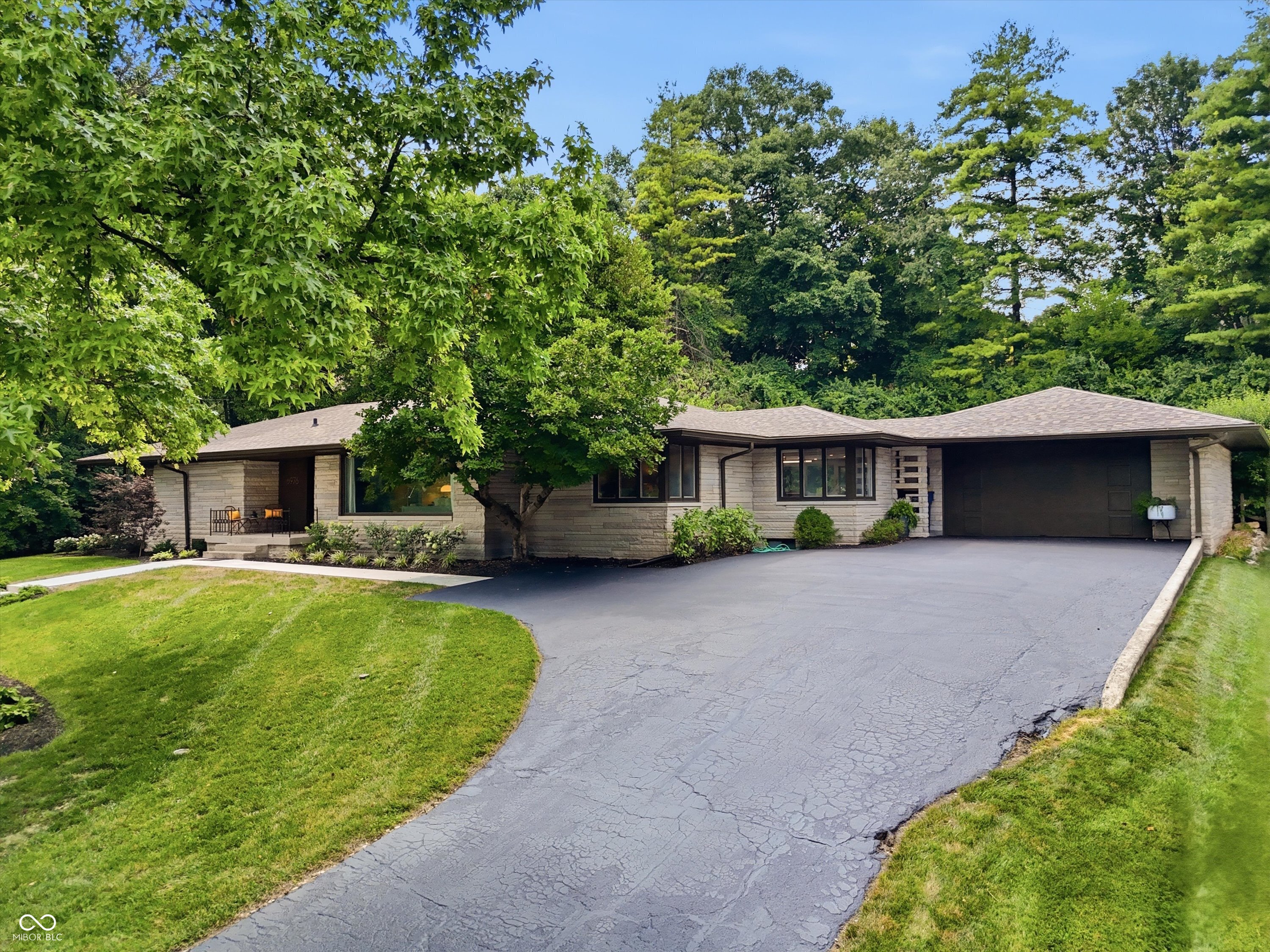 Photo of 6976 Washington Boulevard, Indianapolis, IN 46220