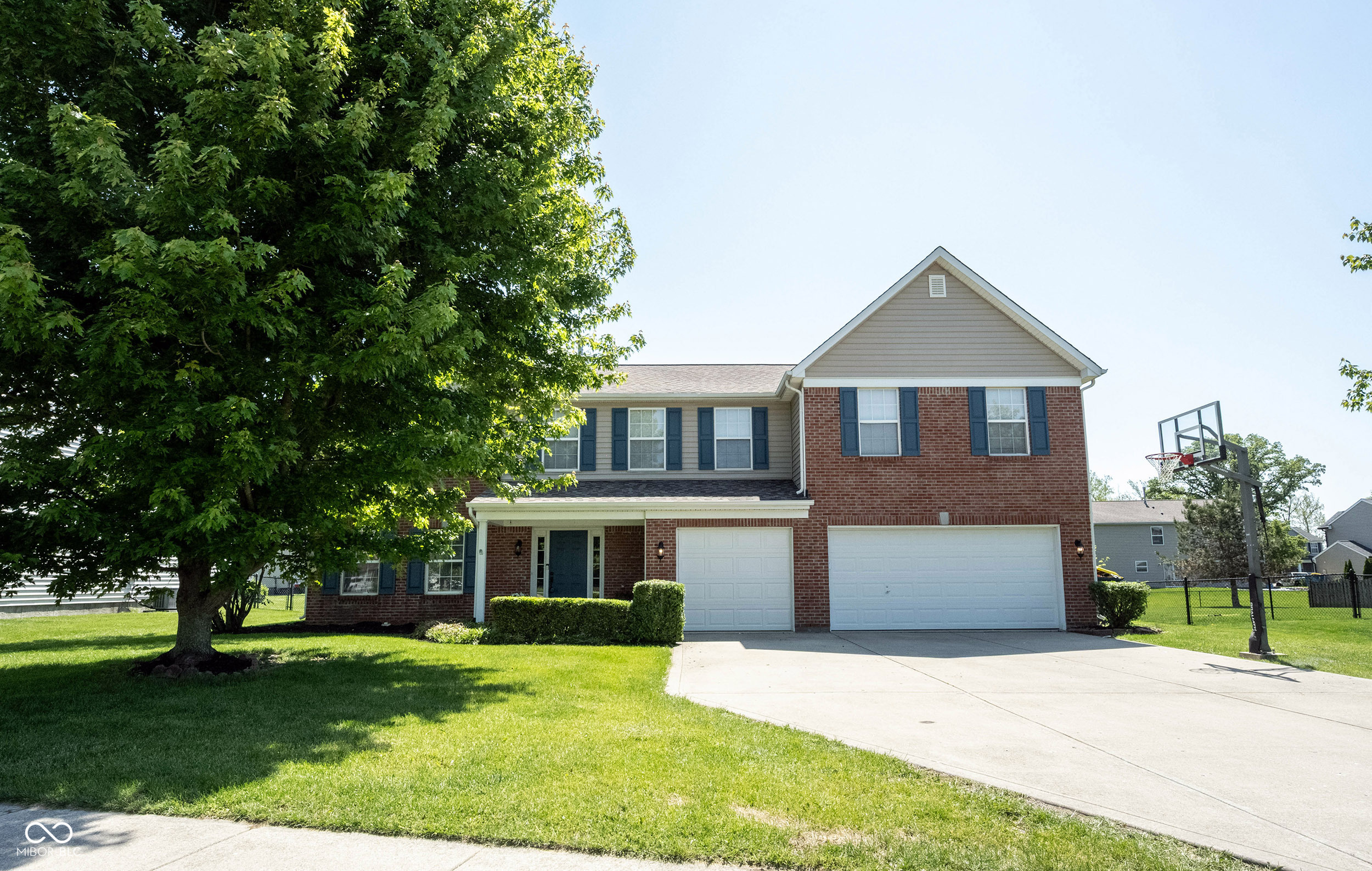 Photo of 2385 S Moeller Circle, New Palestine, IN 46163