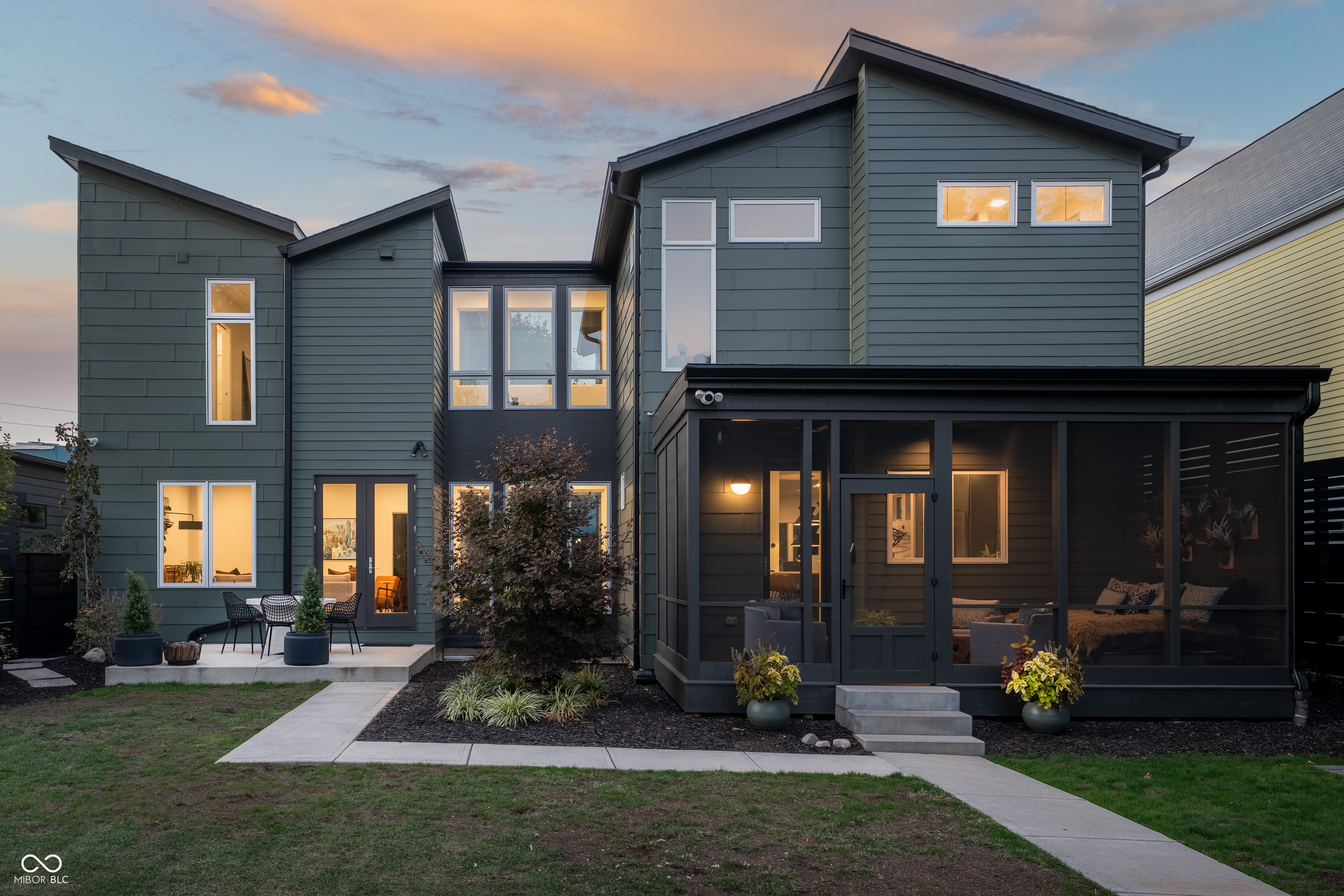 Photo of 1137 E 10th Street, Indianapolis, IN 46202