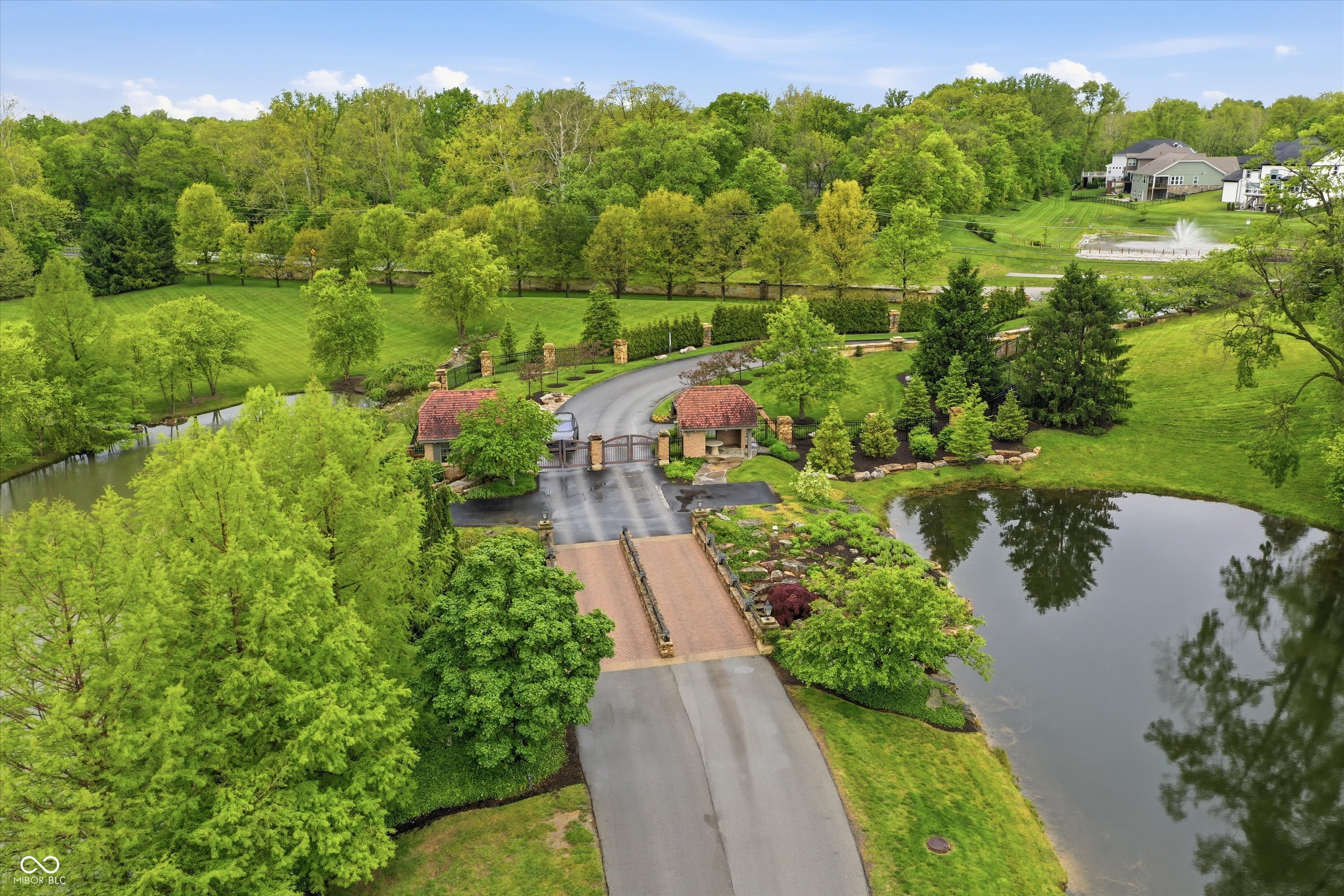 Photo of 1 Woodard Bluff, Zionsville, IN 46077