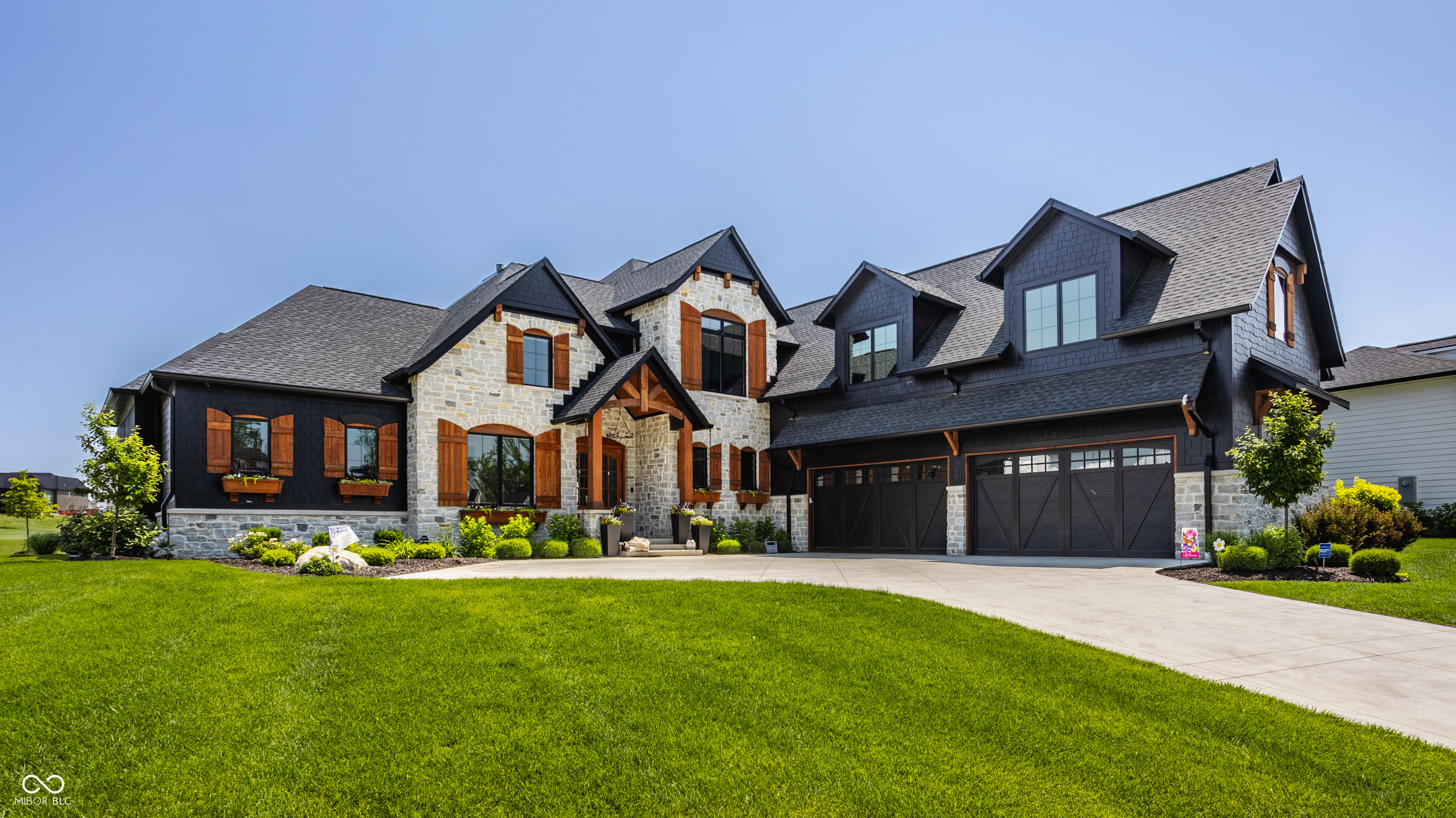 Photo of 3675 Dartmoor Way, Zionsville, IN 46077