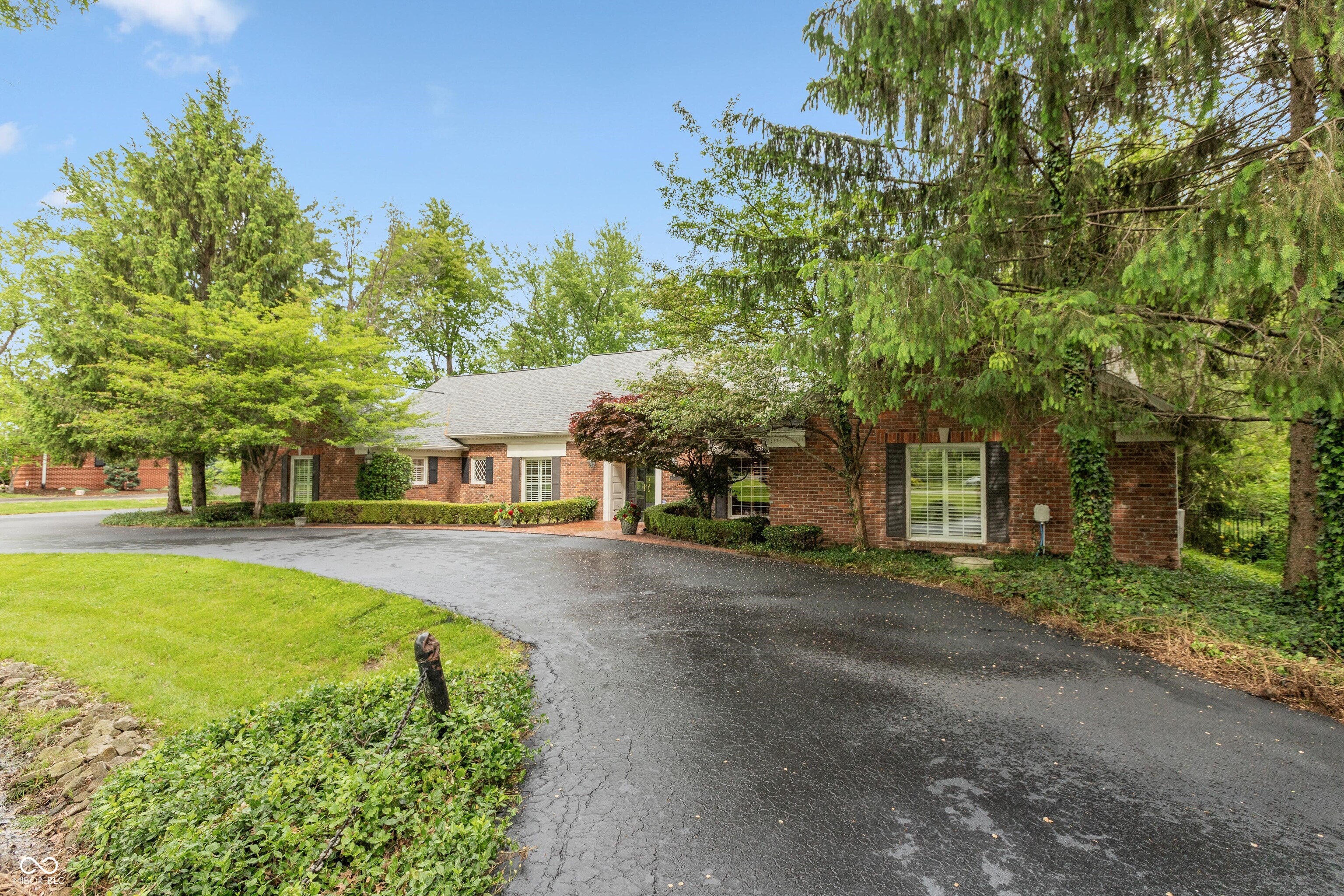 Photo of 8535 Washington Boulevard, Indianapolis, IN 46240