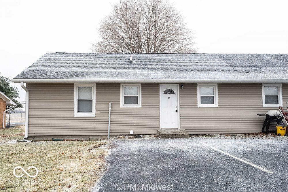 Photo of 4881 S 300 W, New Palestine, IN 46163