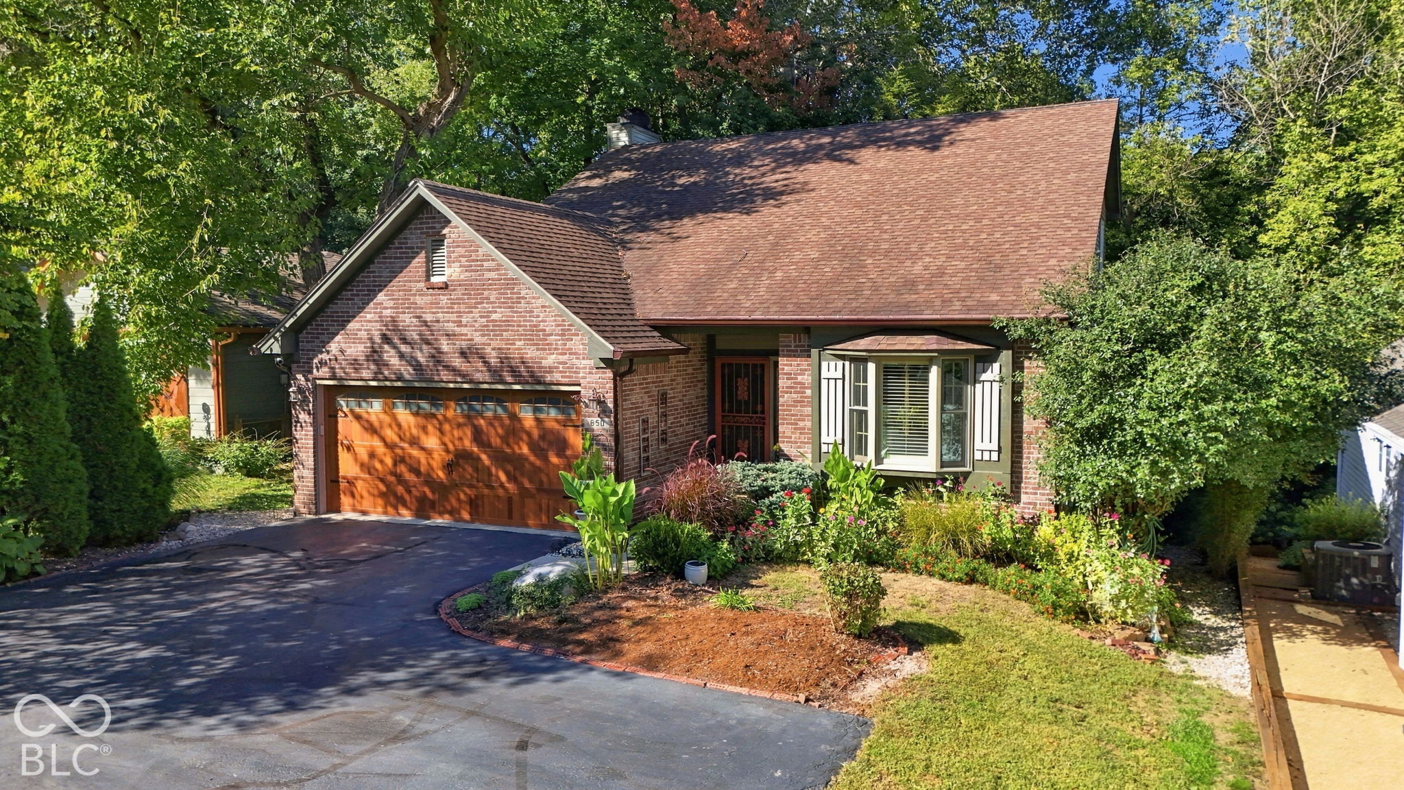 Photo of 650 W Oak Street, Zionsville, IN 46077