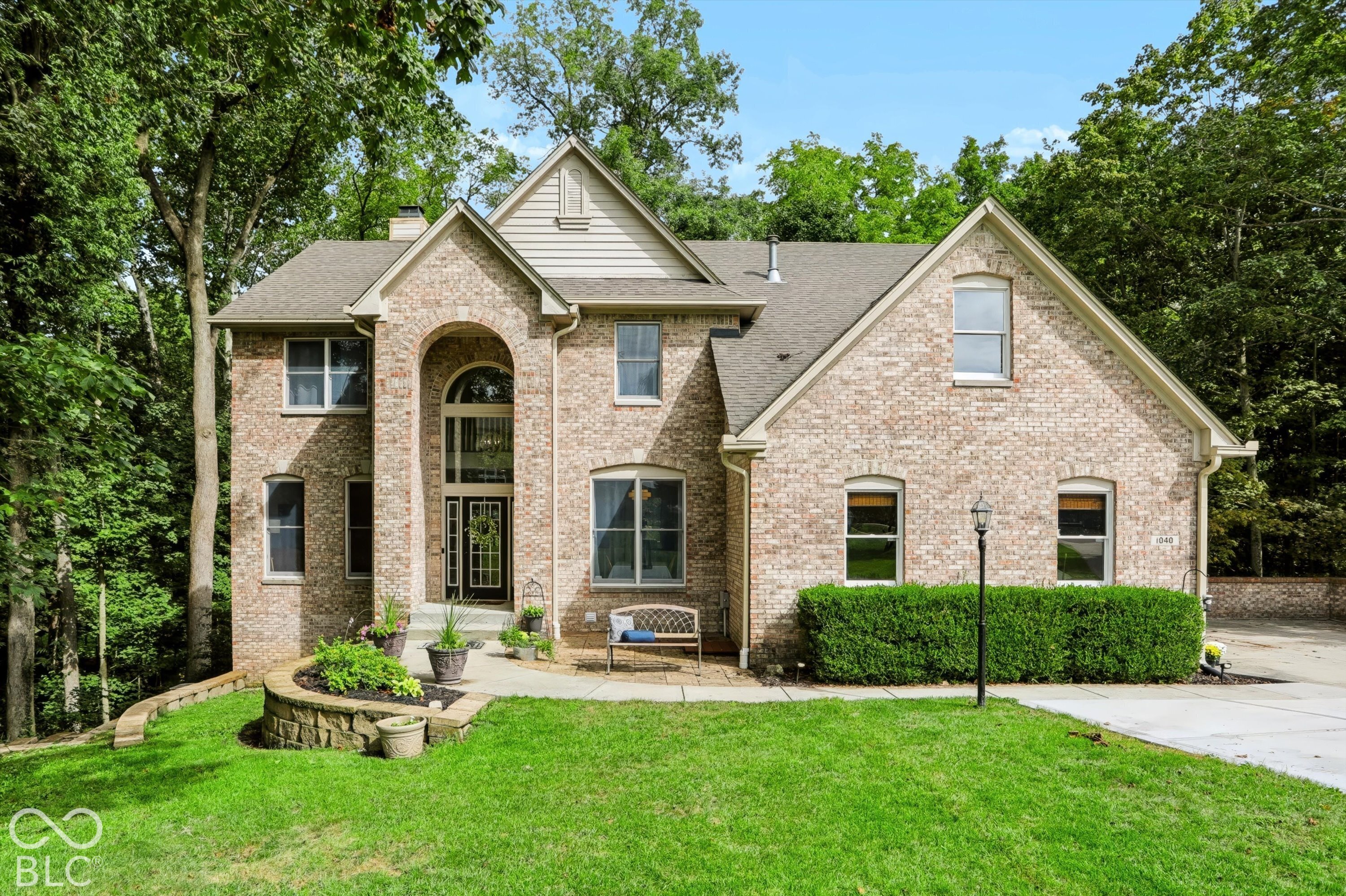 Photo of 1040 Sullivans Ridge, Zionsville, IN 46077