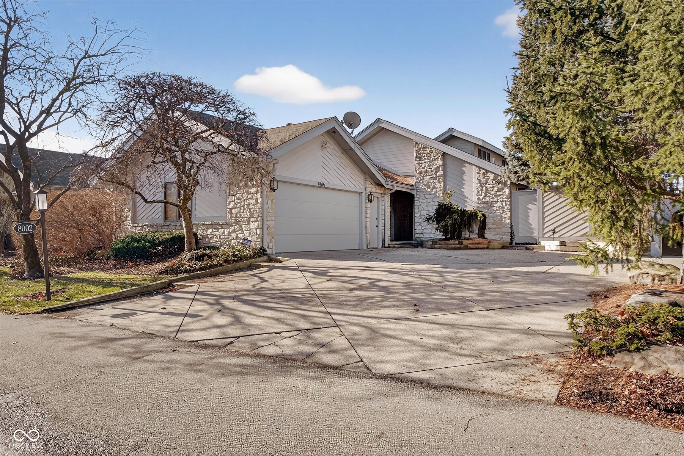 Photo of 8002 Dean Road, Indianapolis, IN 46240